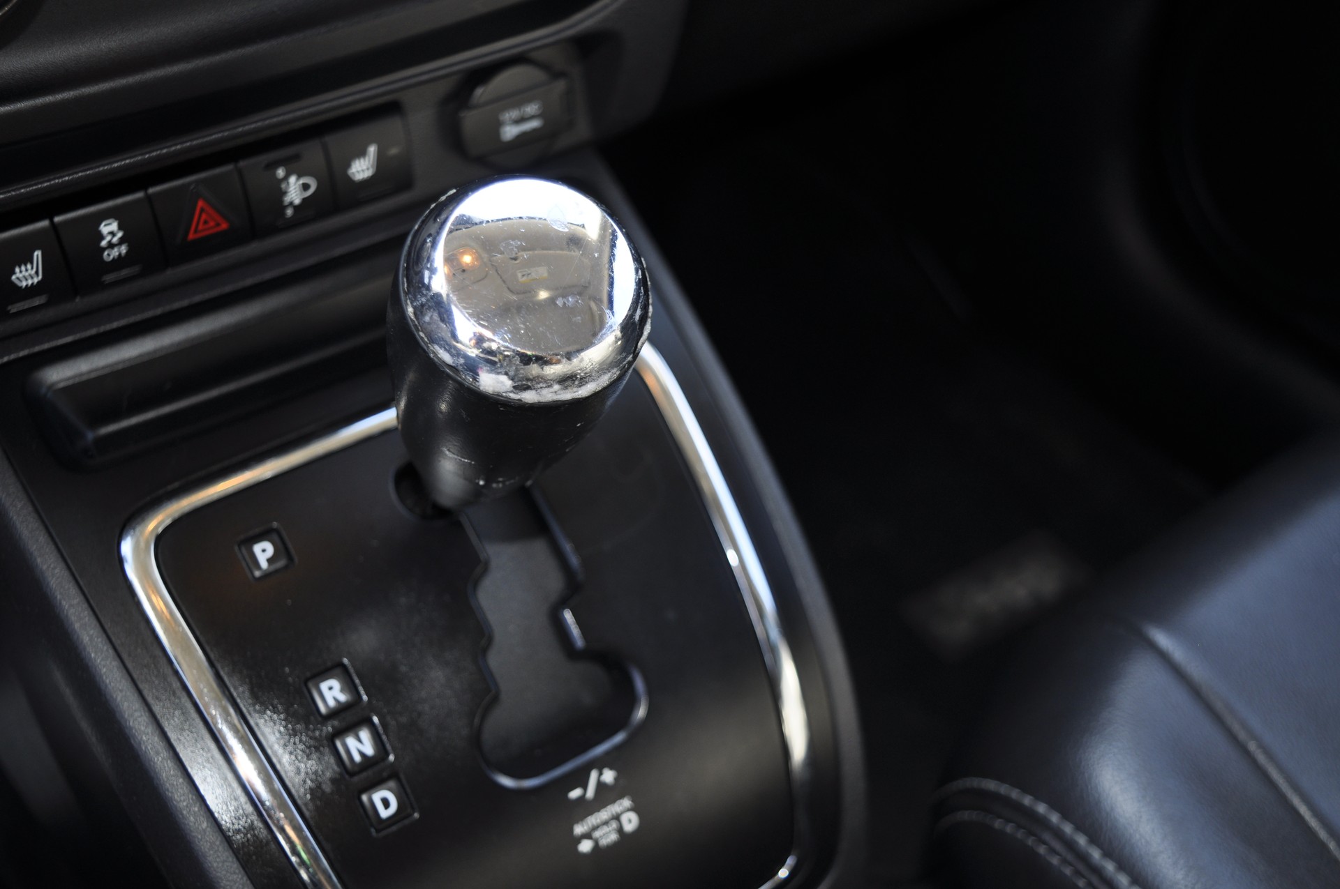 JEEP Compass 2.4 Limited CVT-image-13
