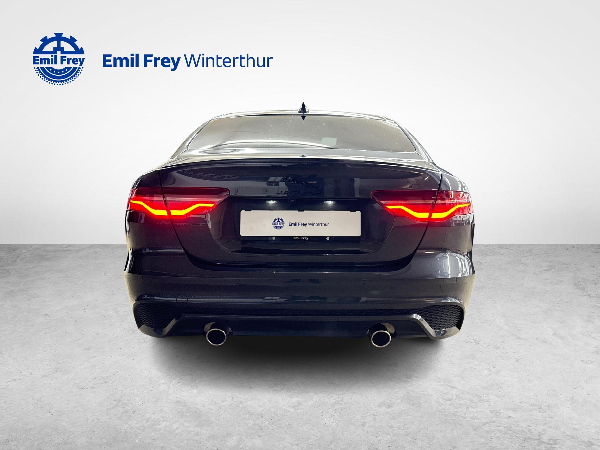 JAGUAR XE 2.0 T 300 Sport AWD-showroom-element-3