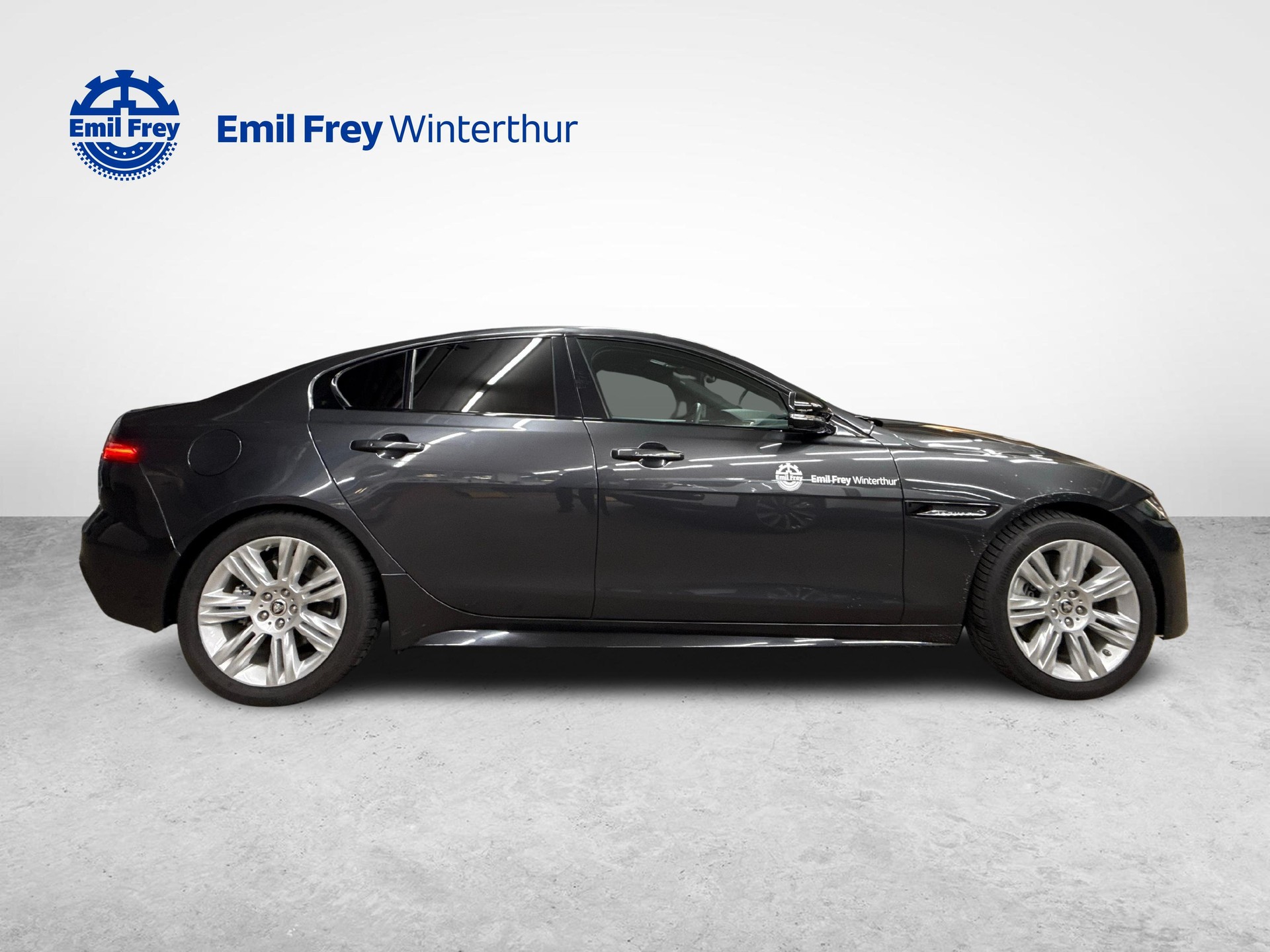 JAGUAR XE 2.0 T 300 Sport AWD-image-5