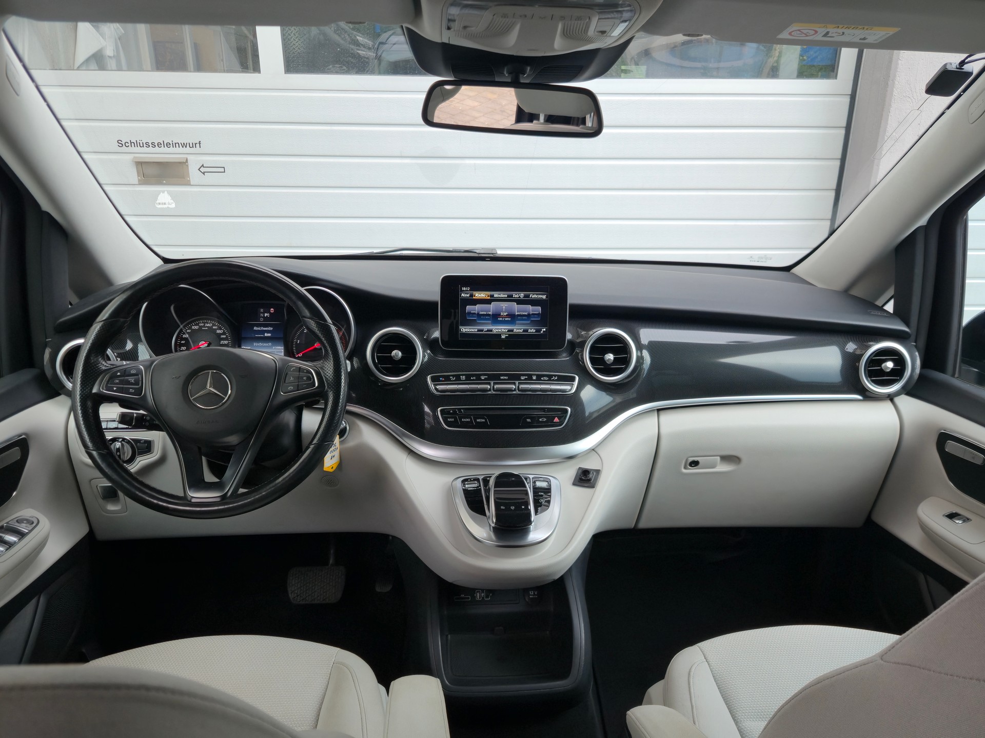 MERCEDES-BENZ V 220 d lang 7G-Tronic-image-4