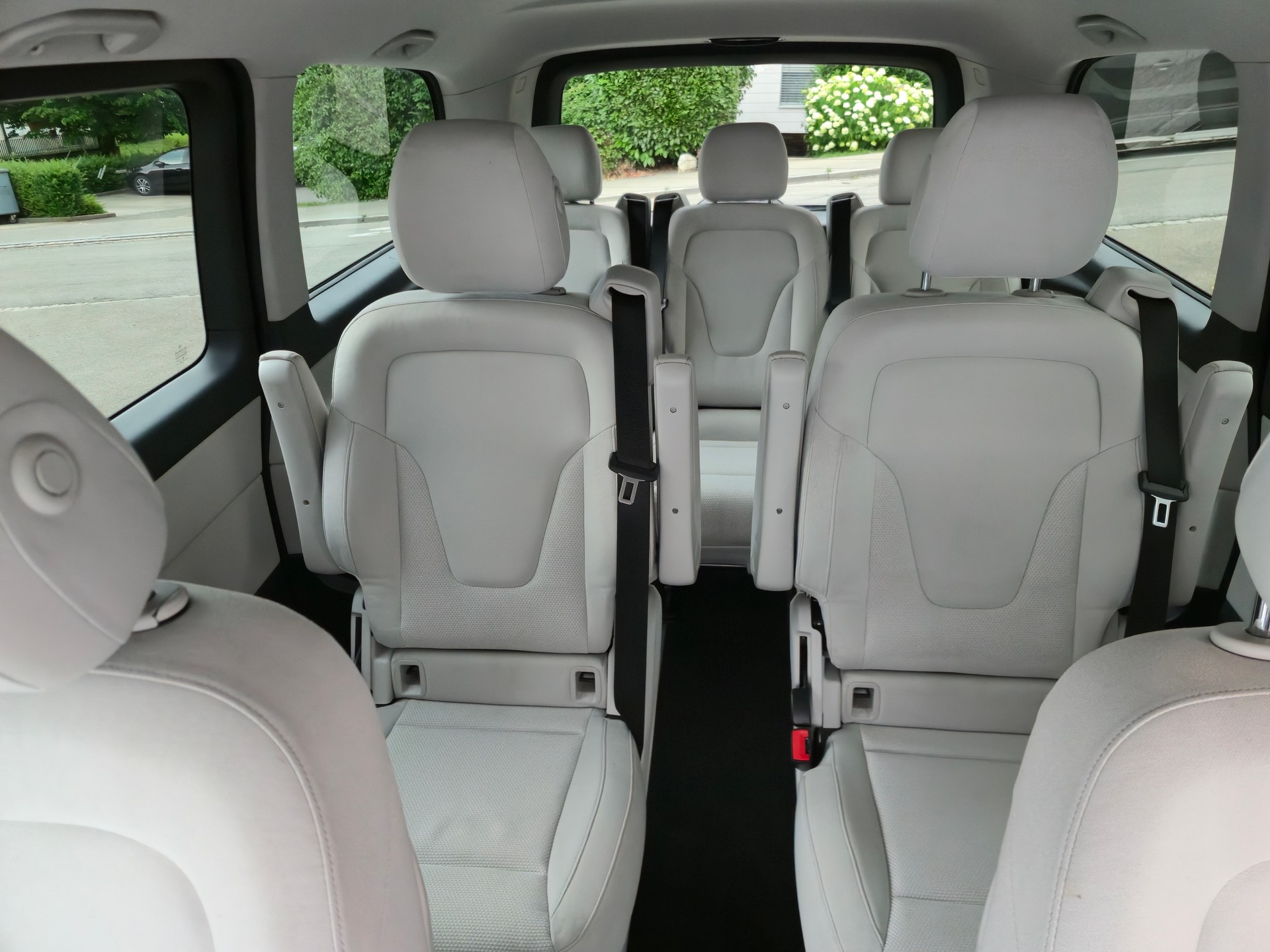 MERCEDES-BENZ V 220 d lang 7G-Tronic-image-5