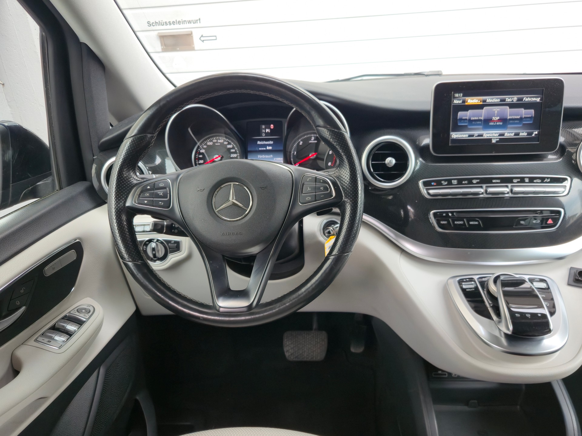 MERCEDES-BENZ V 220 d lang 7G-Tronic-image-10