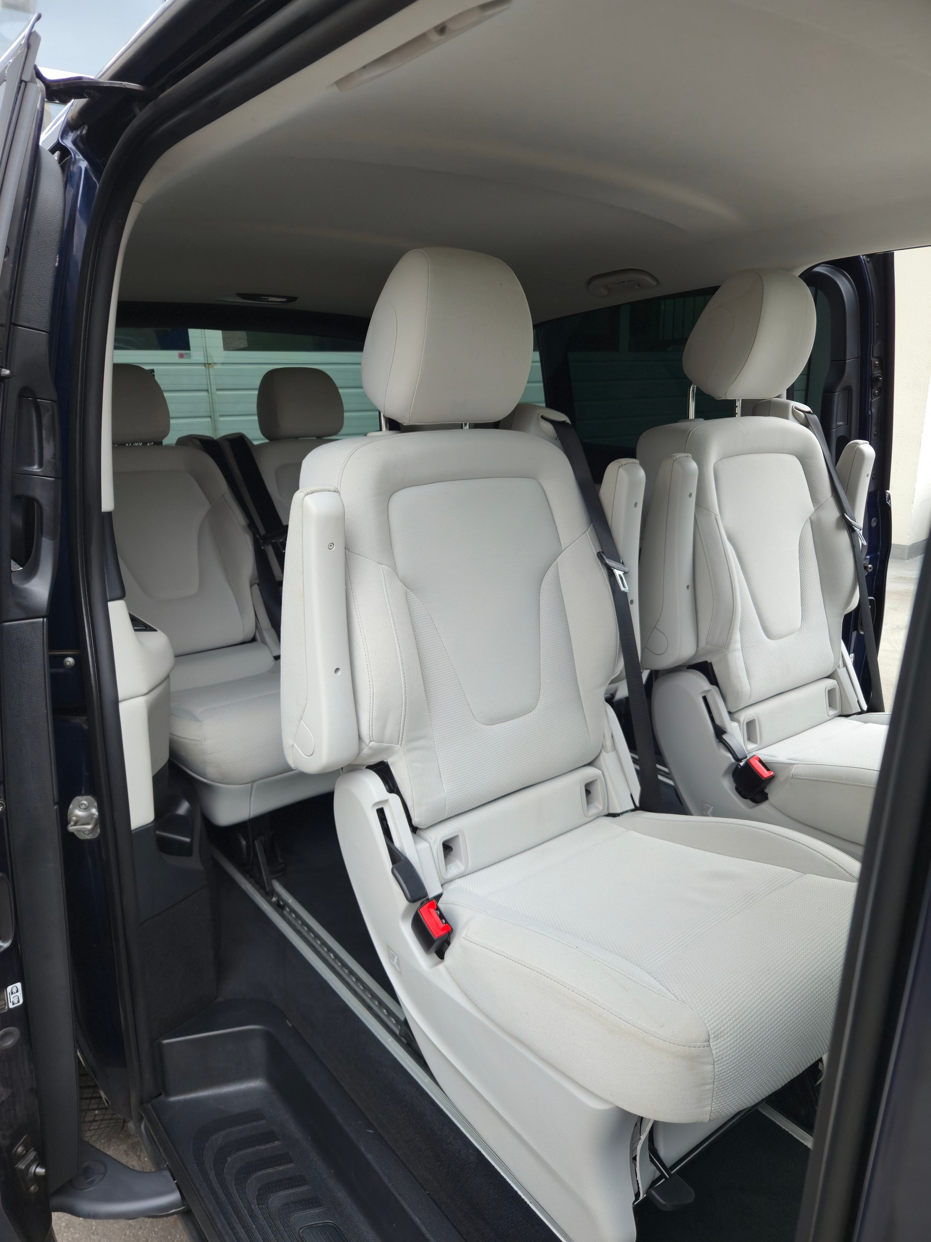MERCEDES-BENZ V 220 d lang 7G-Tronic-image-9