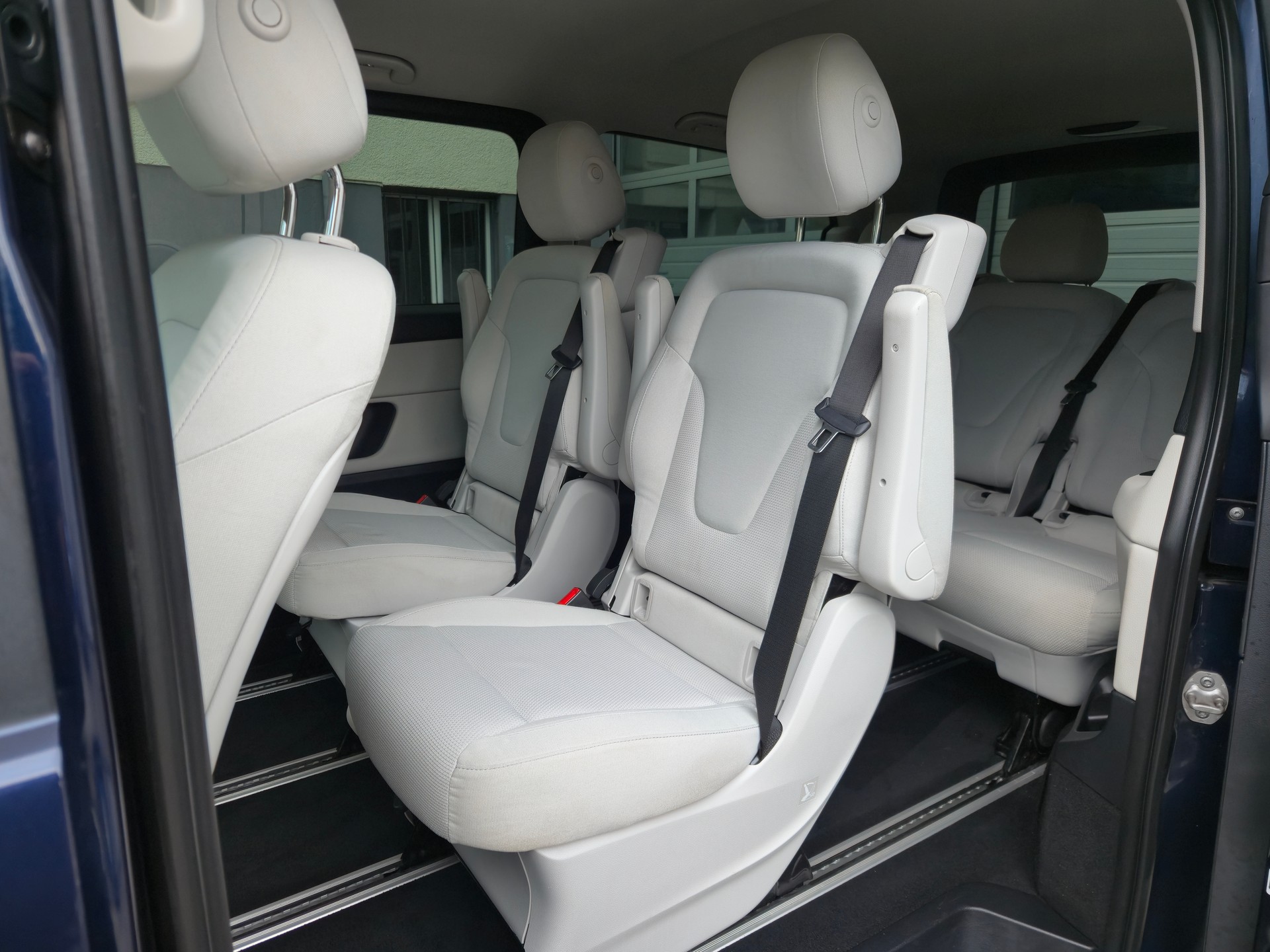 MERCEDES-BENZ V 220 d lang 7G-Tronic-image-8