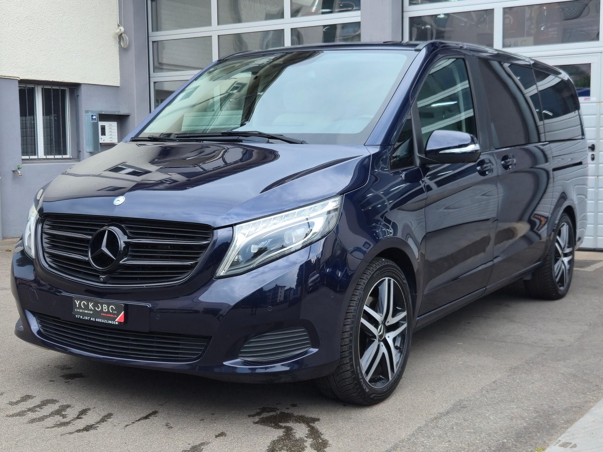 MERCEDES-BENZ V 220 d lang 7G-Tronic-image-0