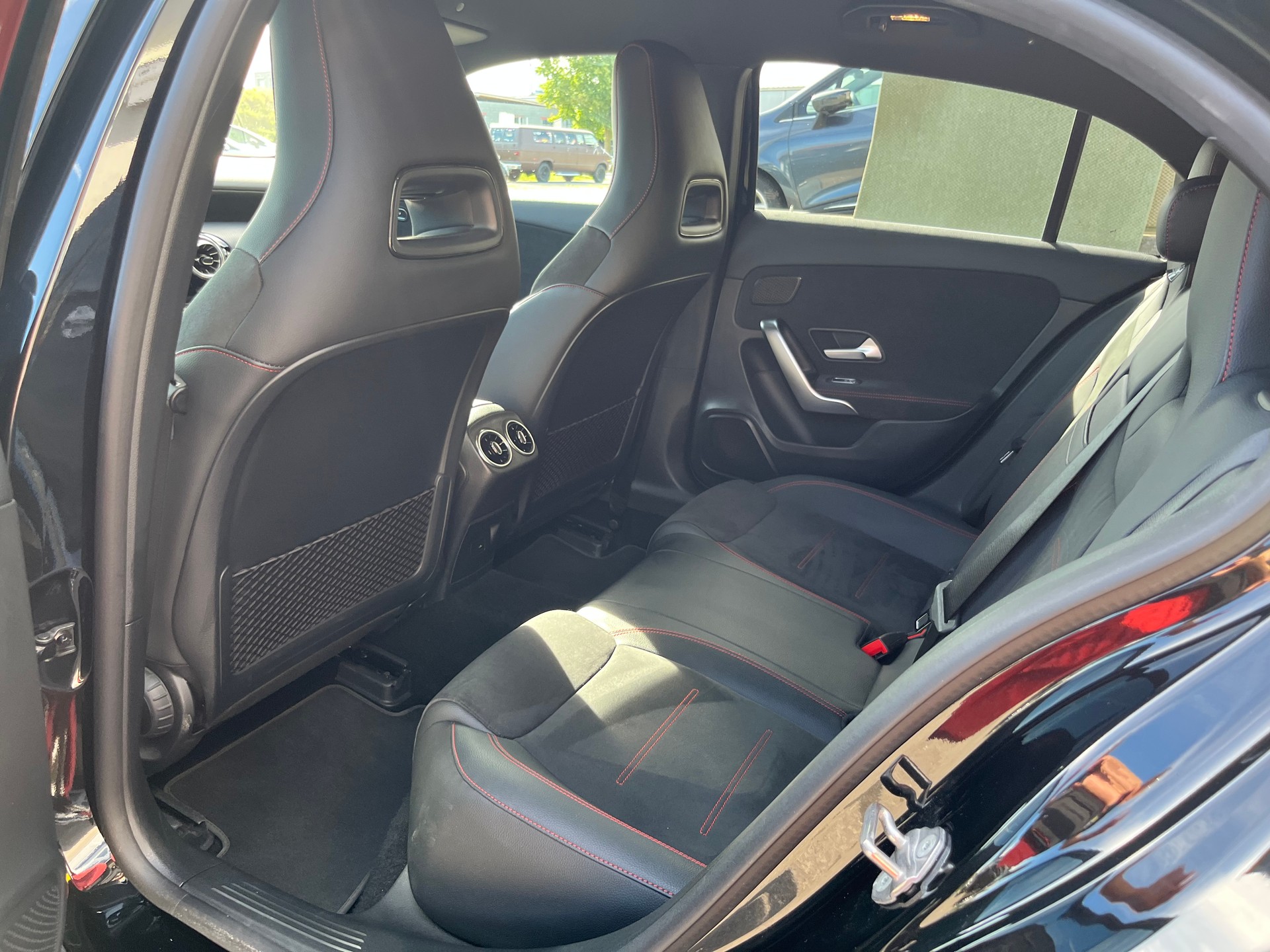 MERCEDES-BENZ A 180 Night Star AMG Line 7G-DCT (CH)-image-12