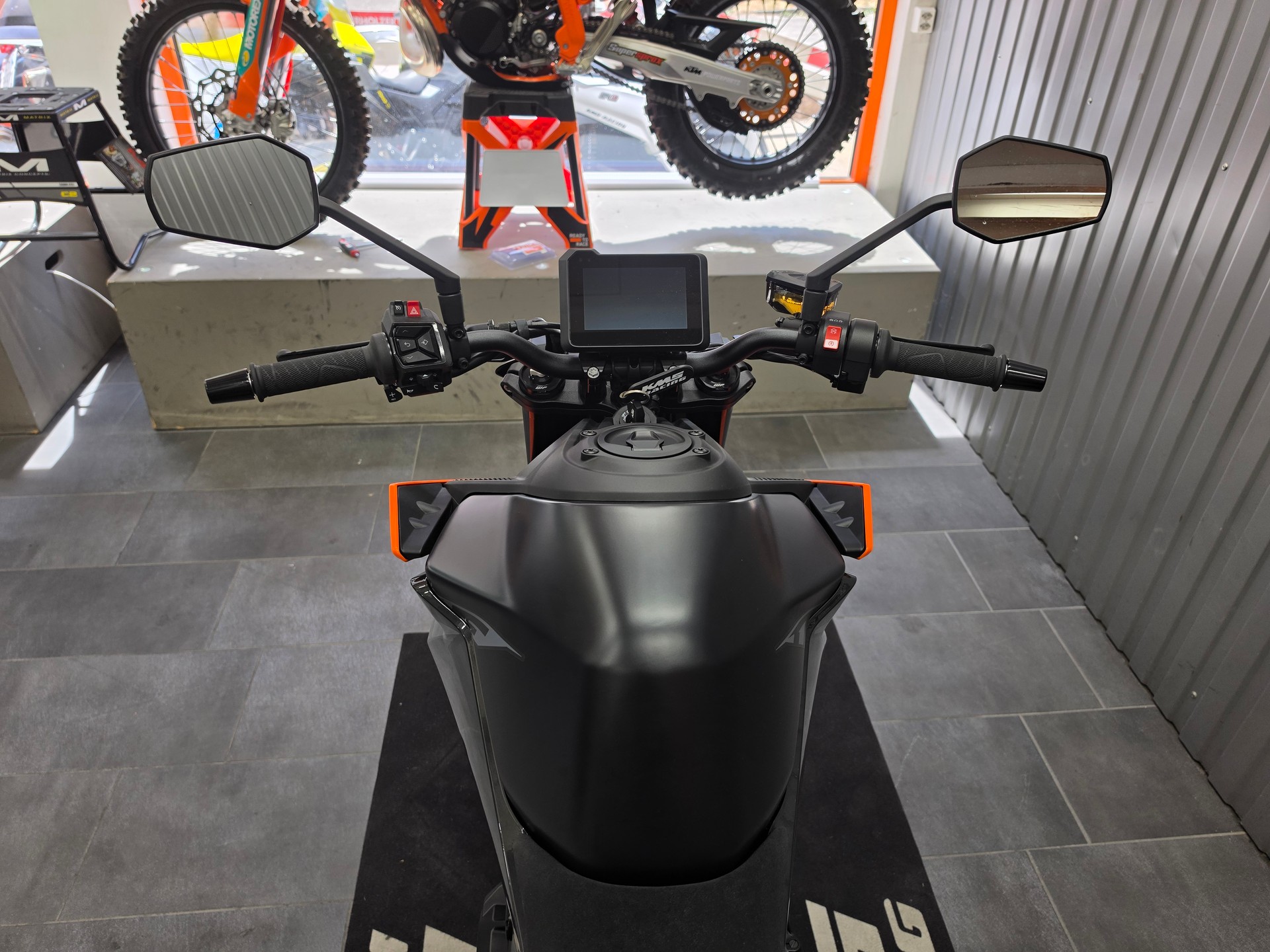 KTM 990 Duke-image-9