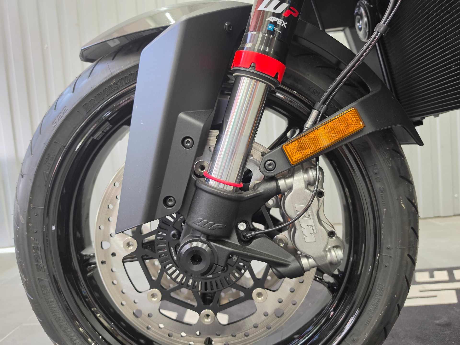 KTM 990 Duke-image-6
