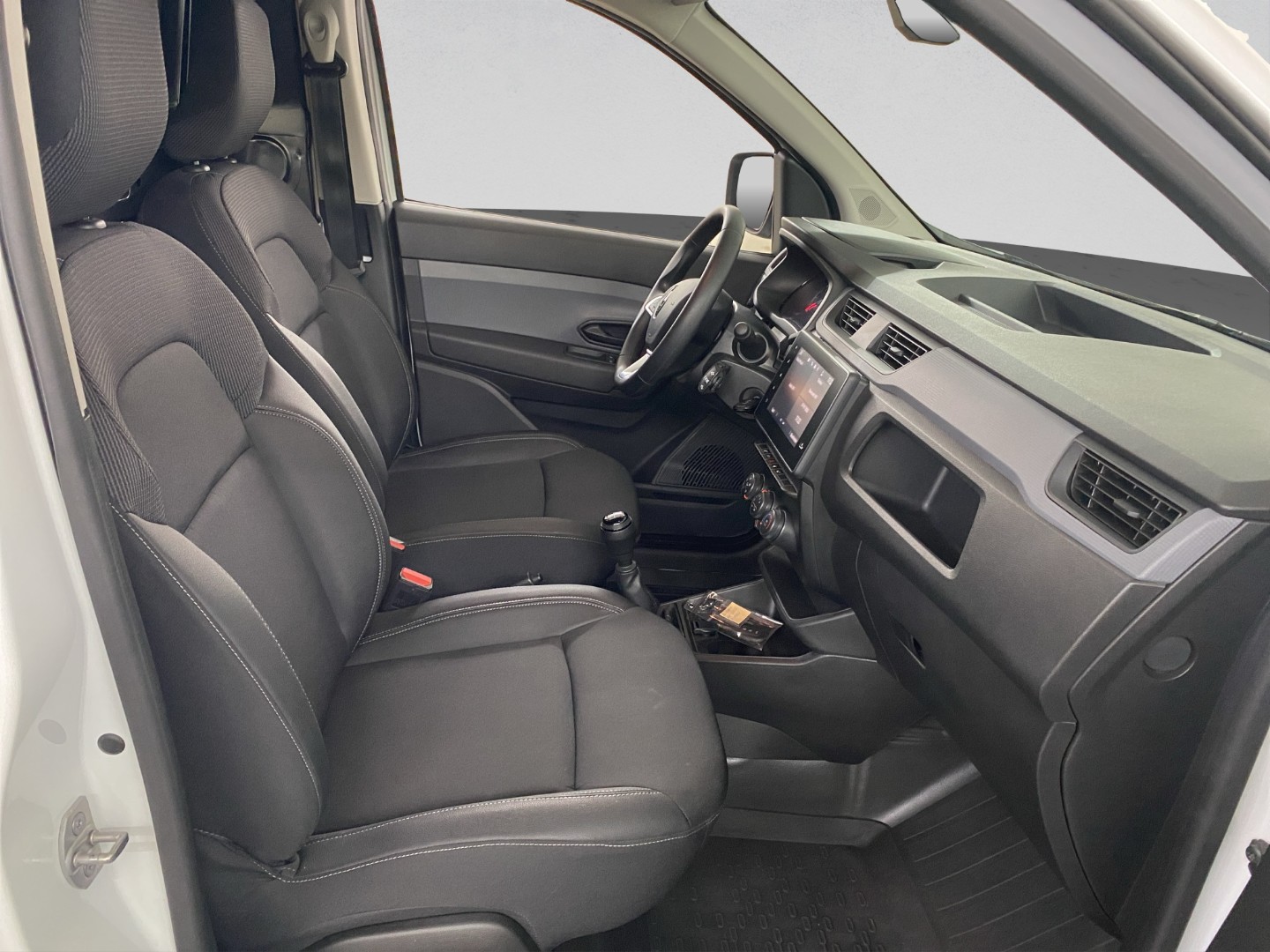 RENAULT Express 1.3TCe 100 PF Extra-image-17