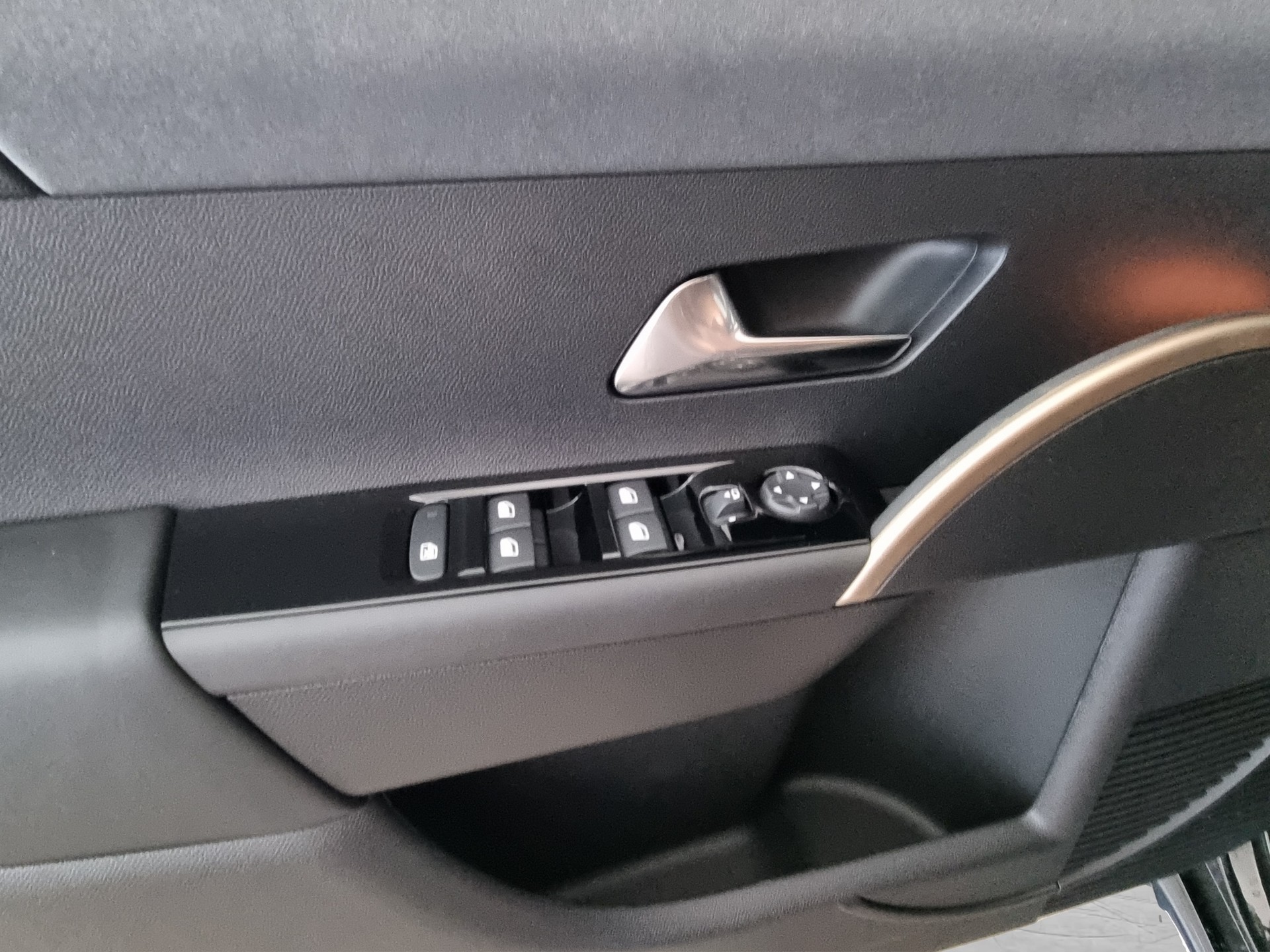 LANCIA Ypsilon Elektro 156 LX-image-11