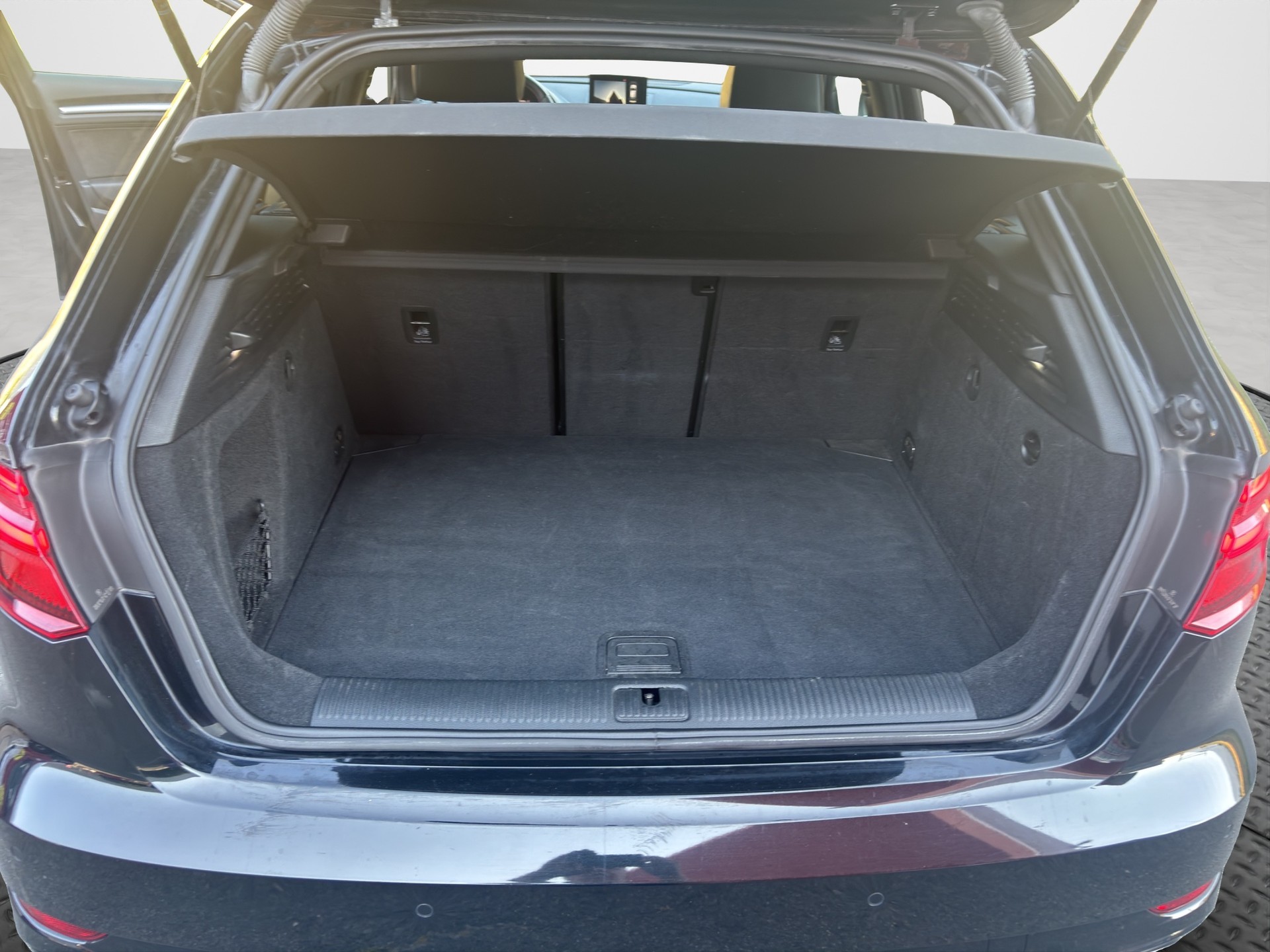 AUDI RS3 Sportback 2.5 TSI quattro S-tronic-image-14