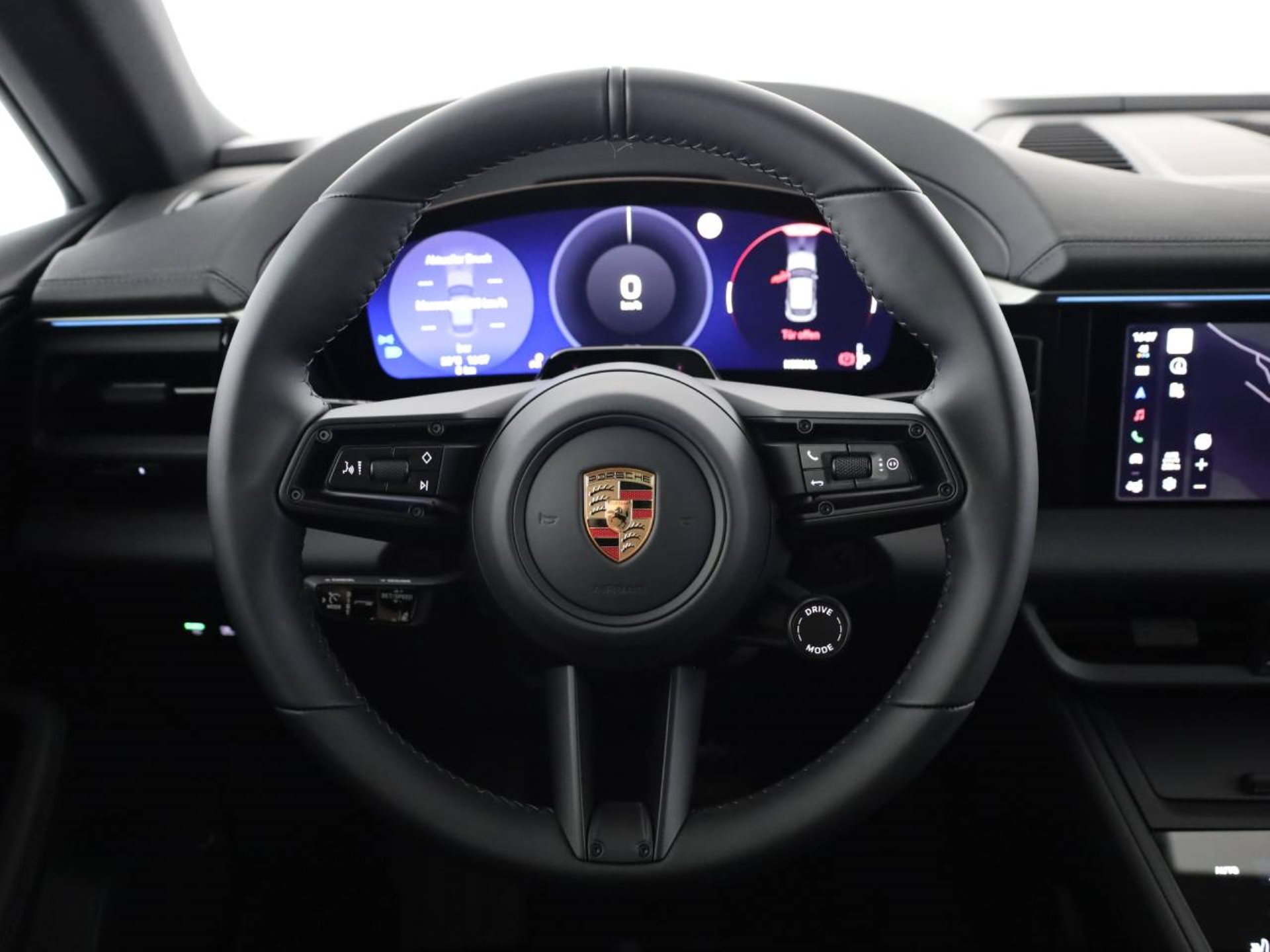 PORSCHE Macan 4-image-4