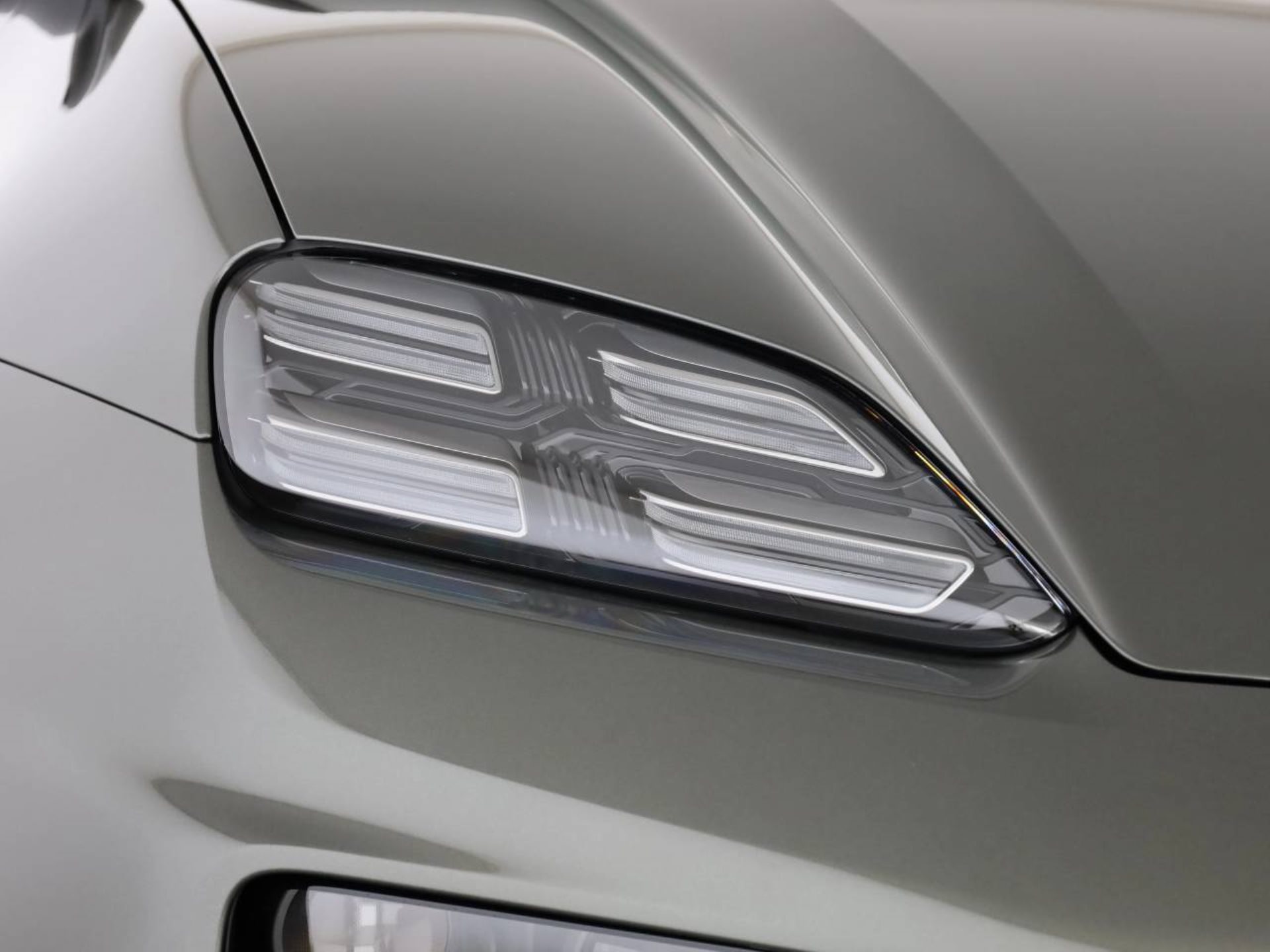 PORSCHE Macan 4-image-7