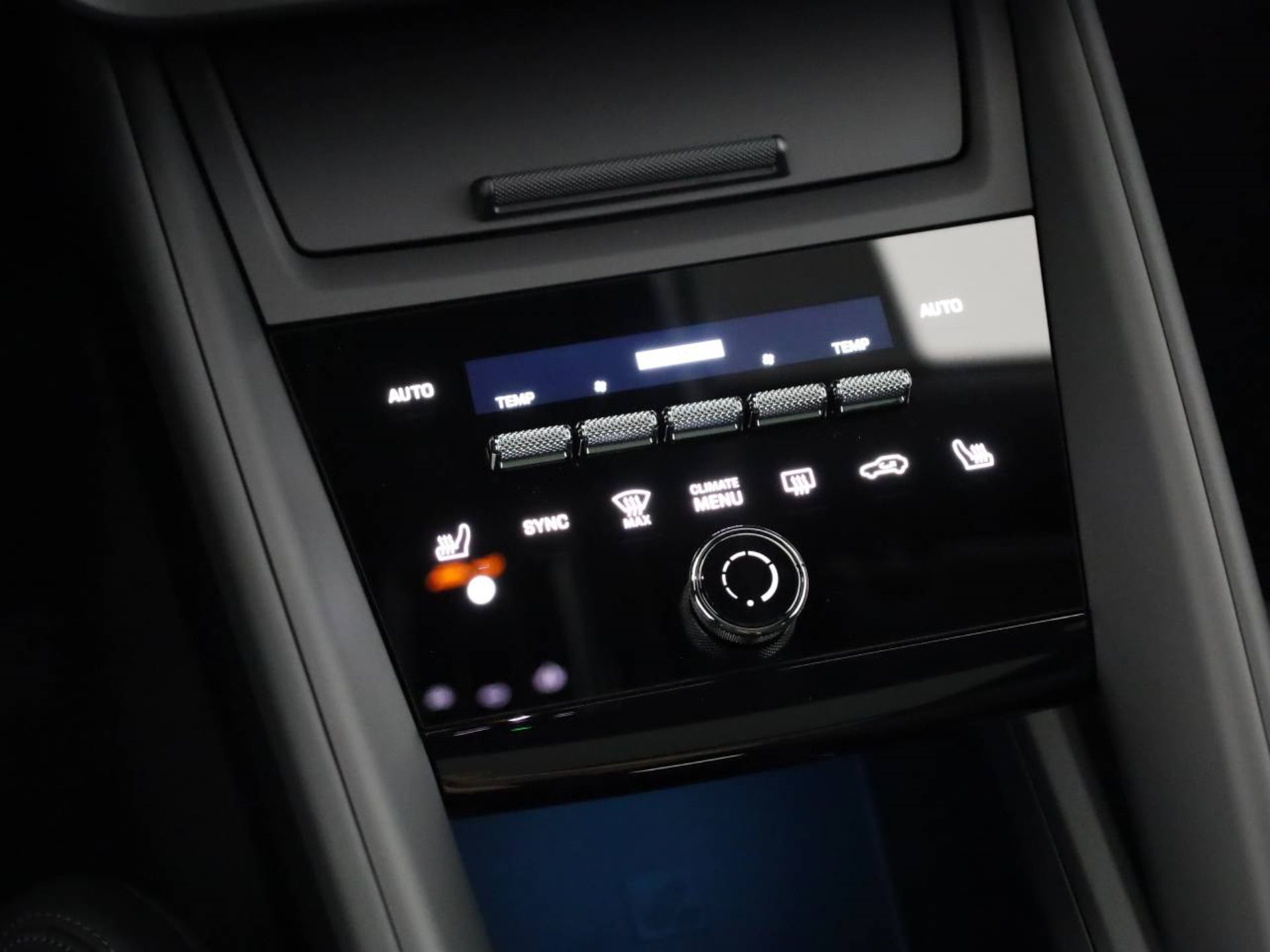 PORSCHE Macan 4-image-10
