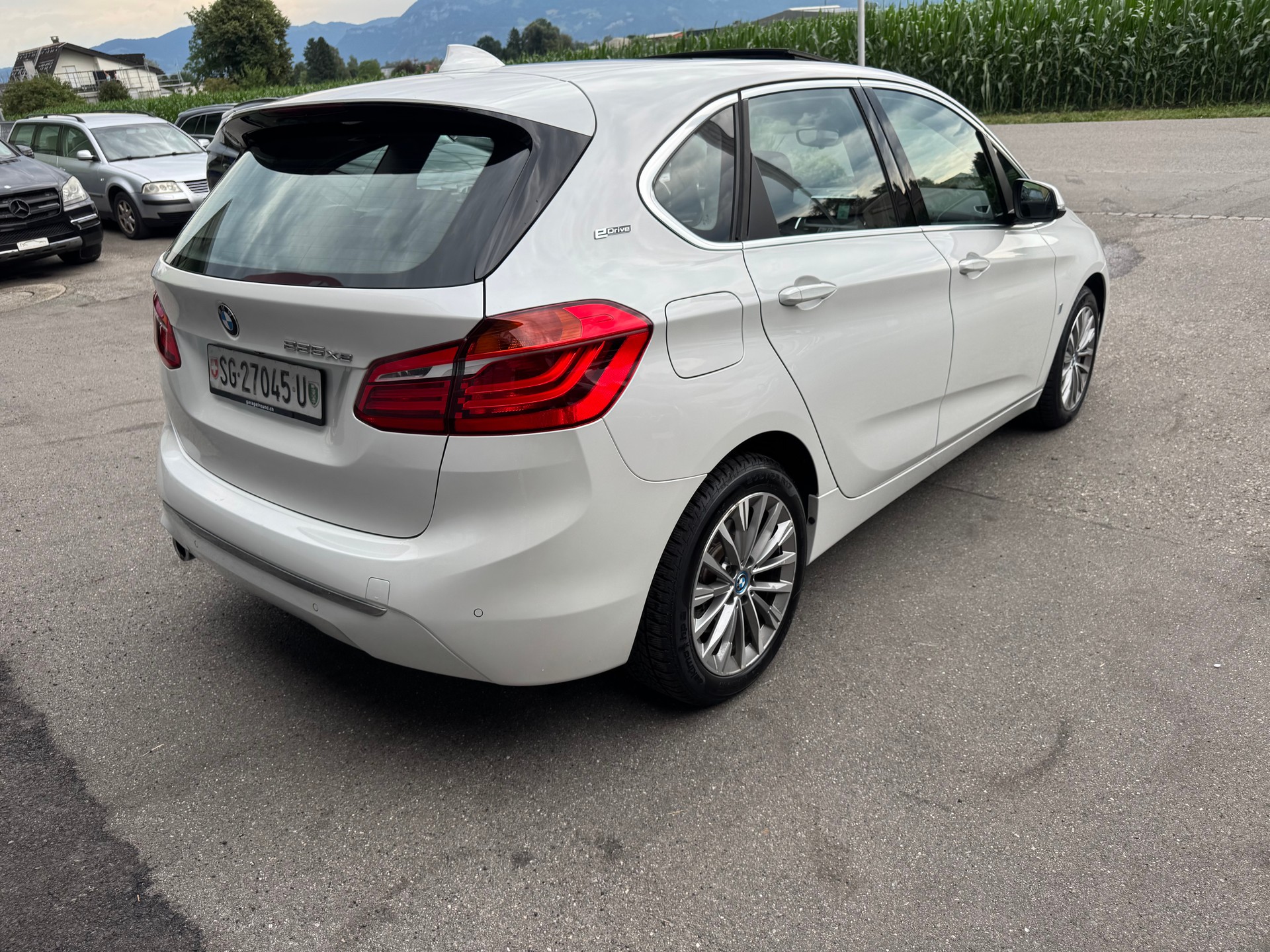 BMW 225xe iPerformance Active Tourer Steptronic Luxury Line-image-7