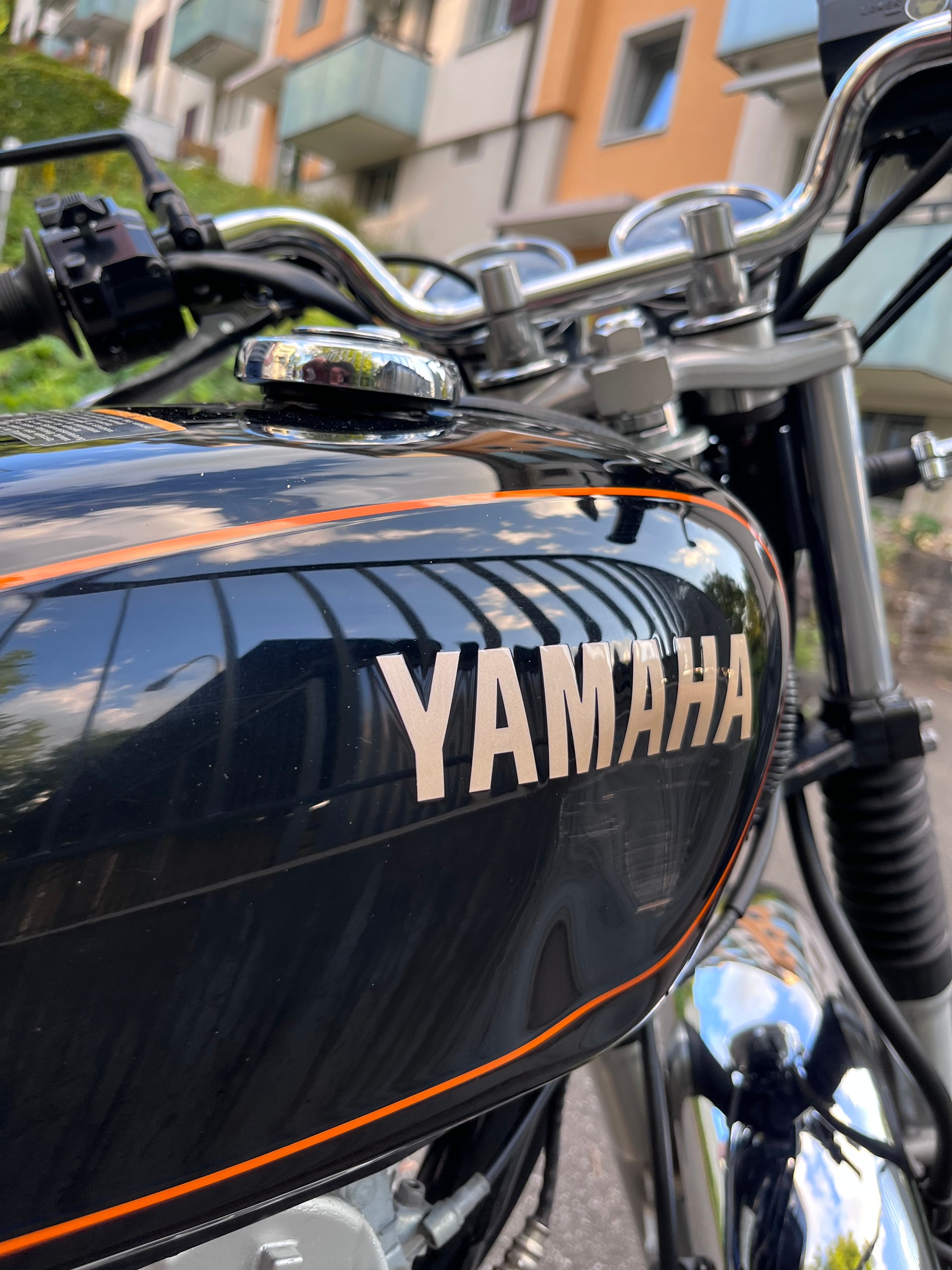 YAMAHA SR 400-image-4