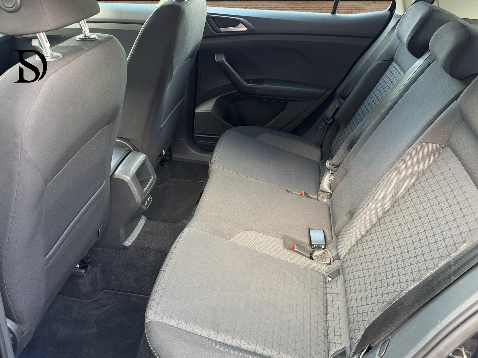 VW T-Cross 1.0 TSI Life-image-10