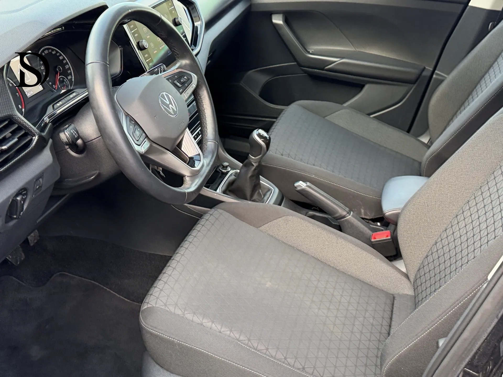 VW T-Cross 1.0 TSI Life-image-8