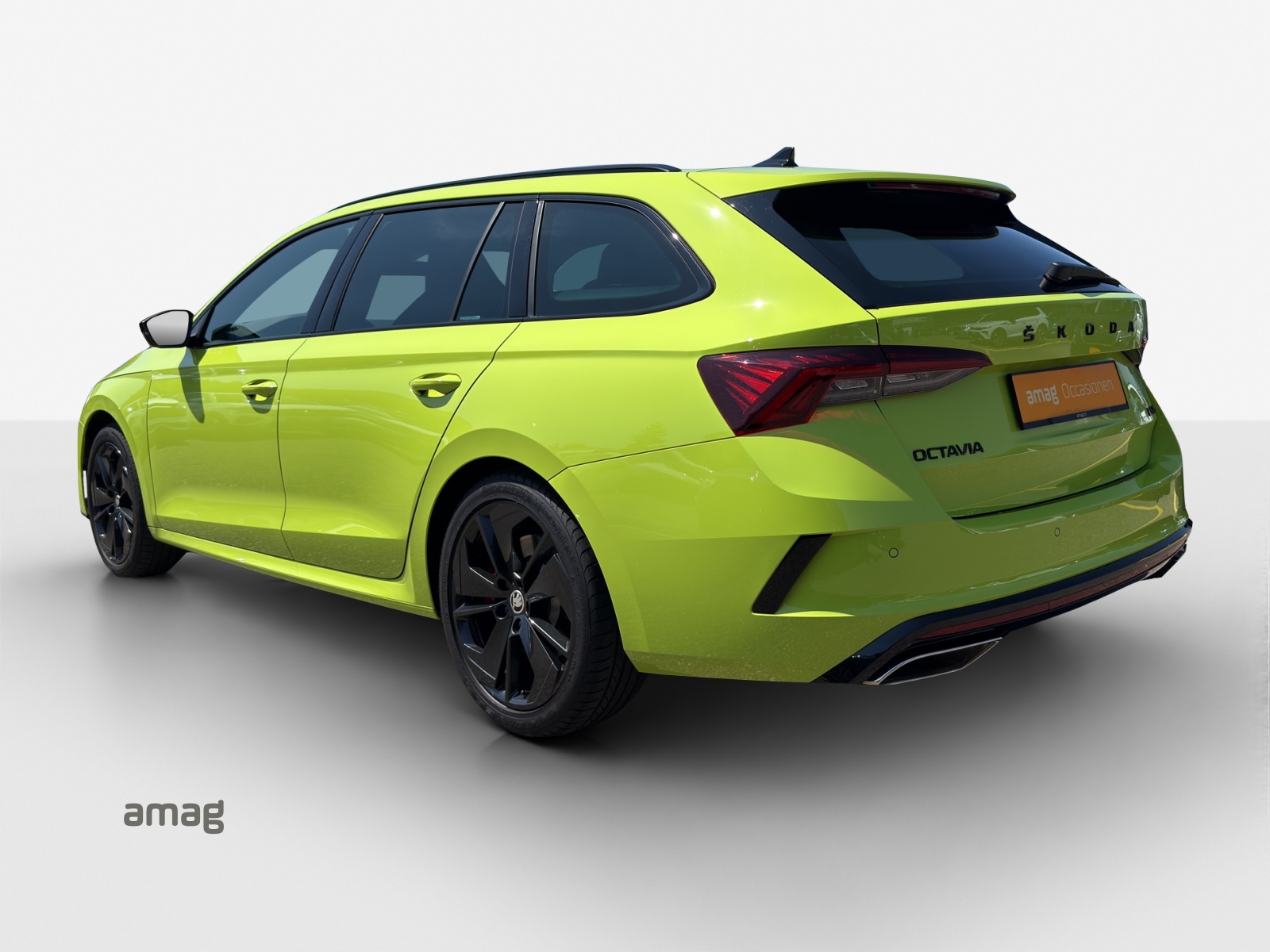 SKODA Octavia Combi 2.0 TSI DSG RS-image-2
