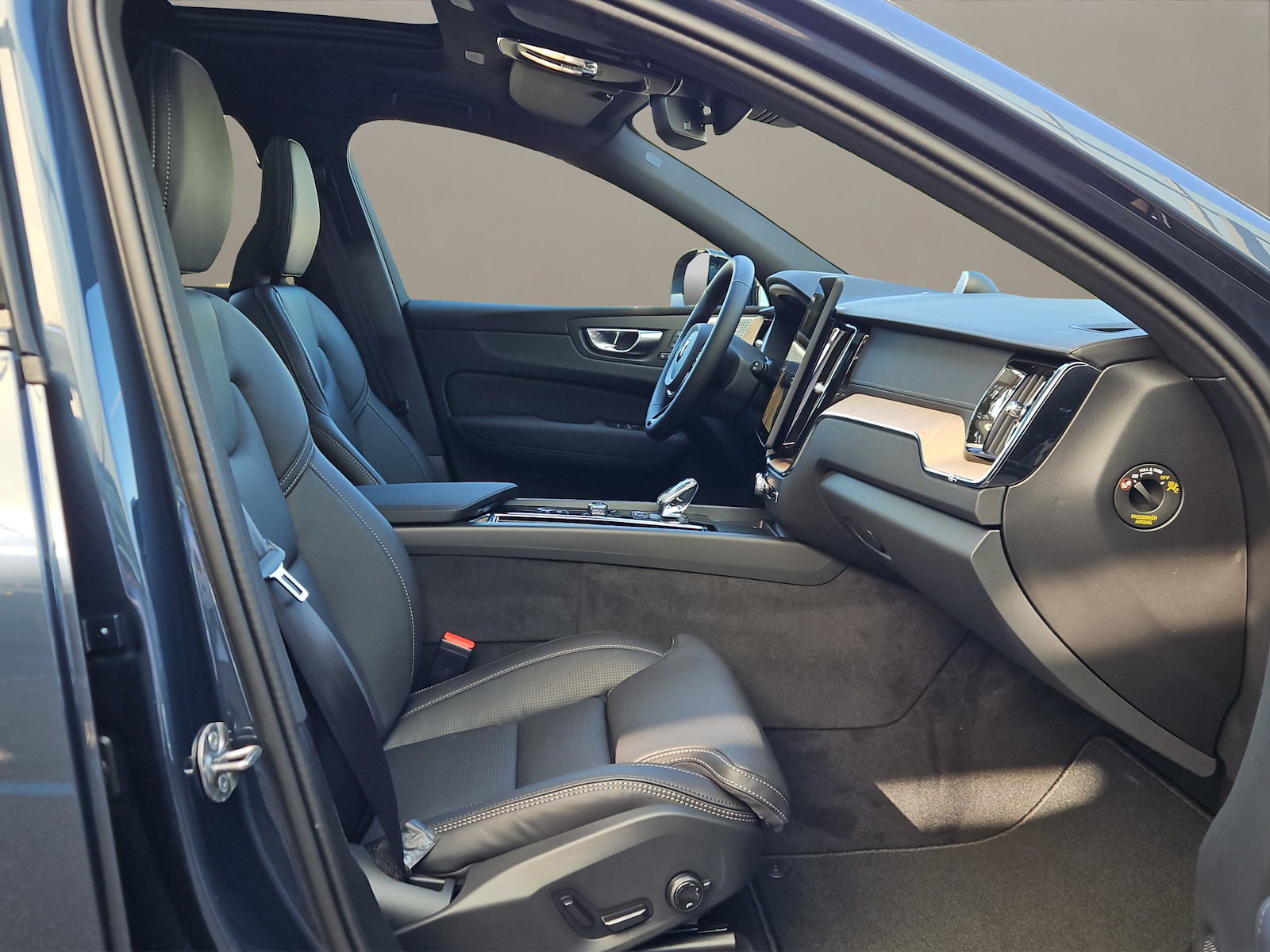 VOLVO XC60 2.0 T8 TE Ultra Dark eAWD-image-10