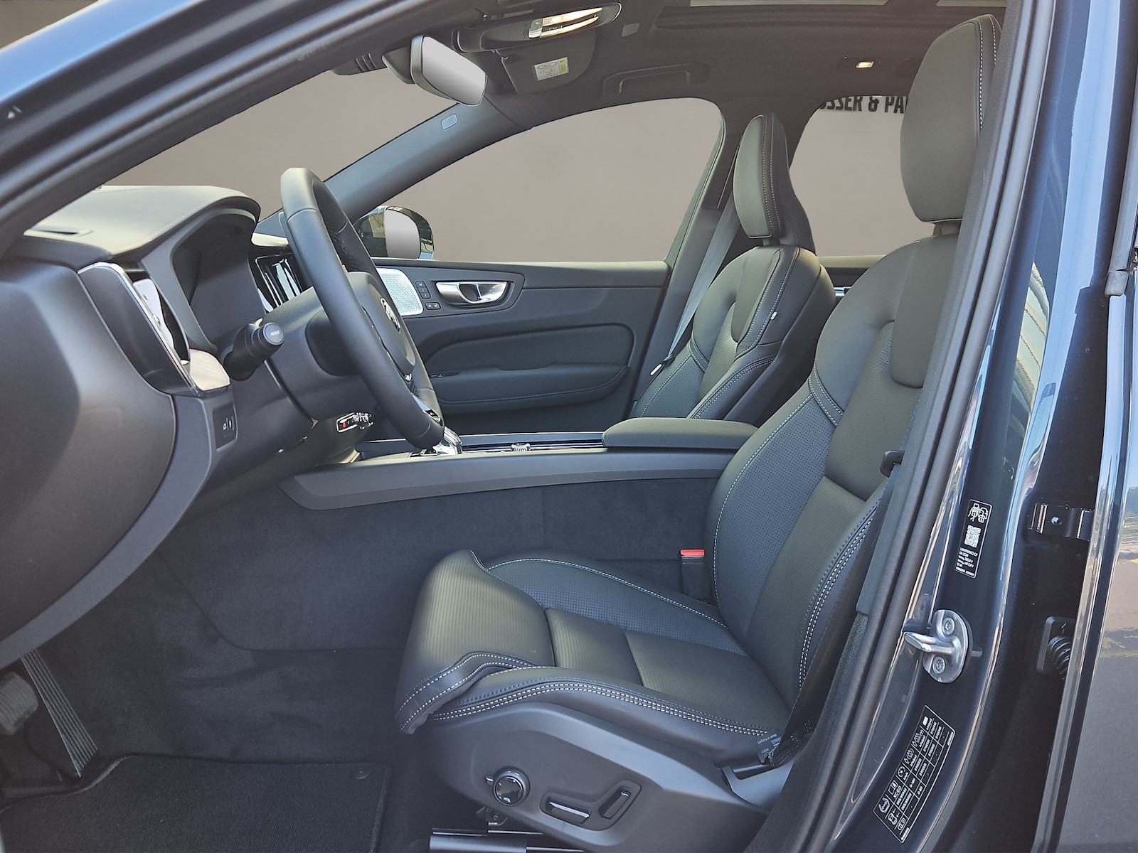 VOLVO XC60 2.0 T8 TE Ultra Dark eAWD-image-8