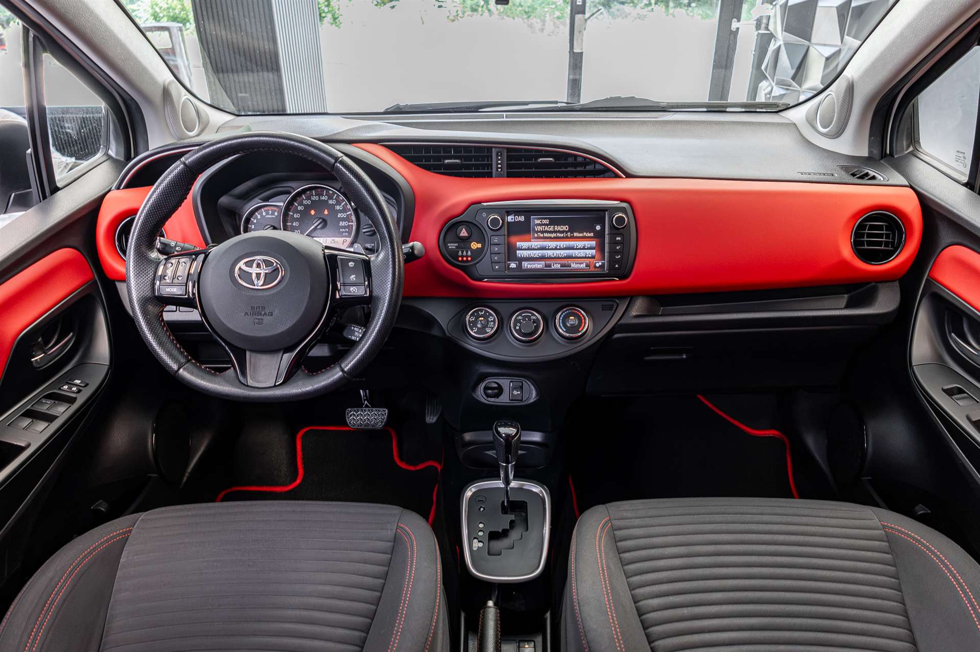 TOYOTA Yaris 1.33 Sol Premium Multidrive S-image-5