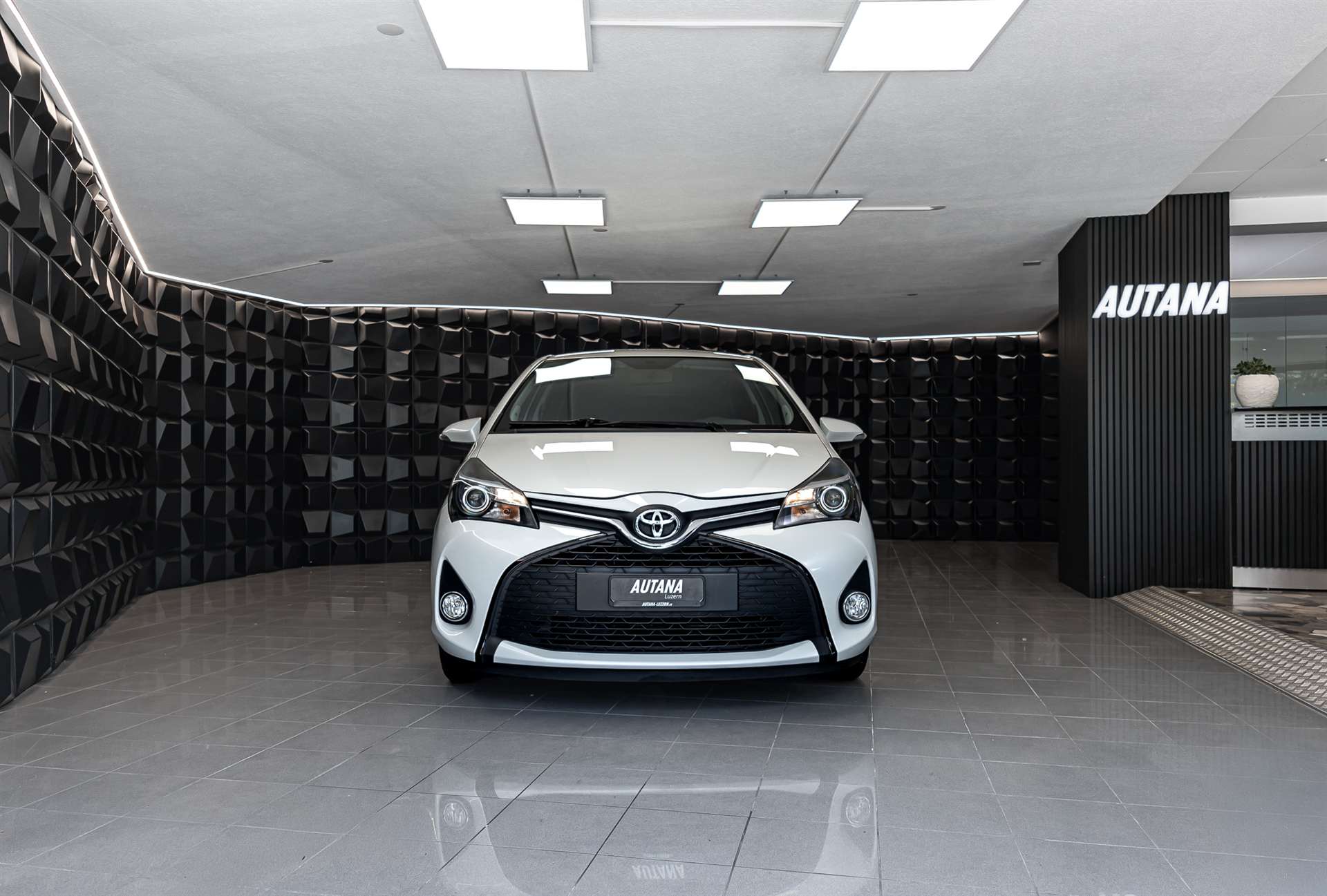 TOYOTA Yaris 1.33 Sol Premium Multidrive S-image-3