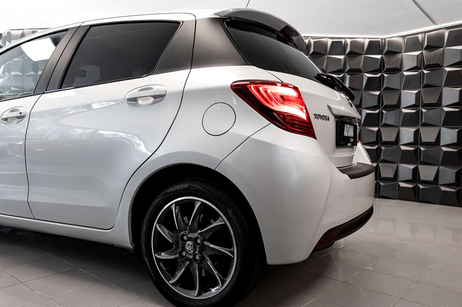 TOYOTA Yaris 1.33 Sol Premium Multidrive S-image-24