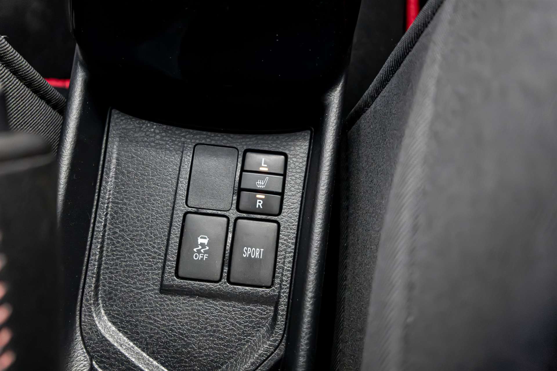 TOYOTA Yaris 1.33 Sol Premium Multidrive S-image-18