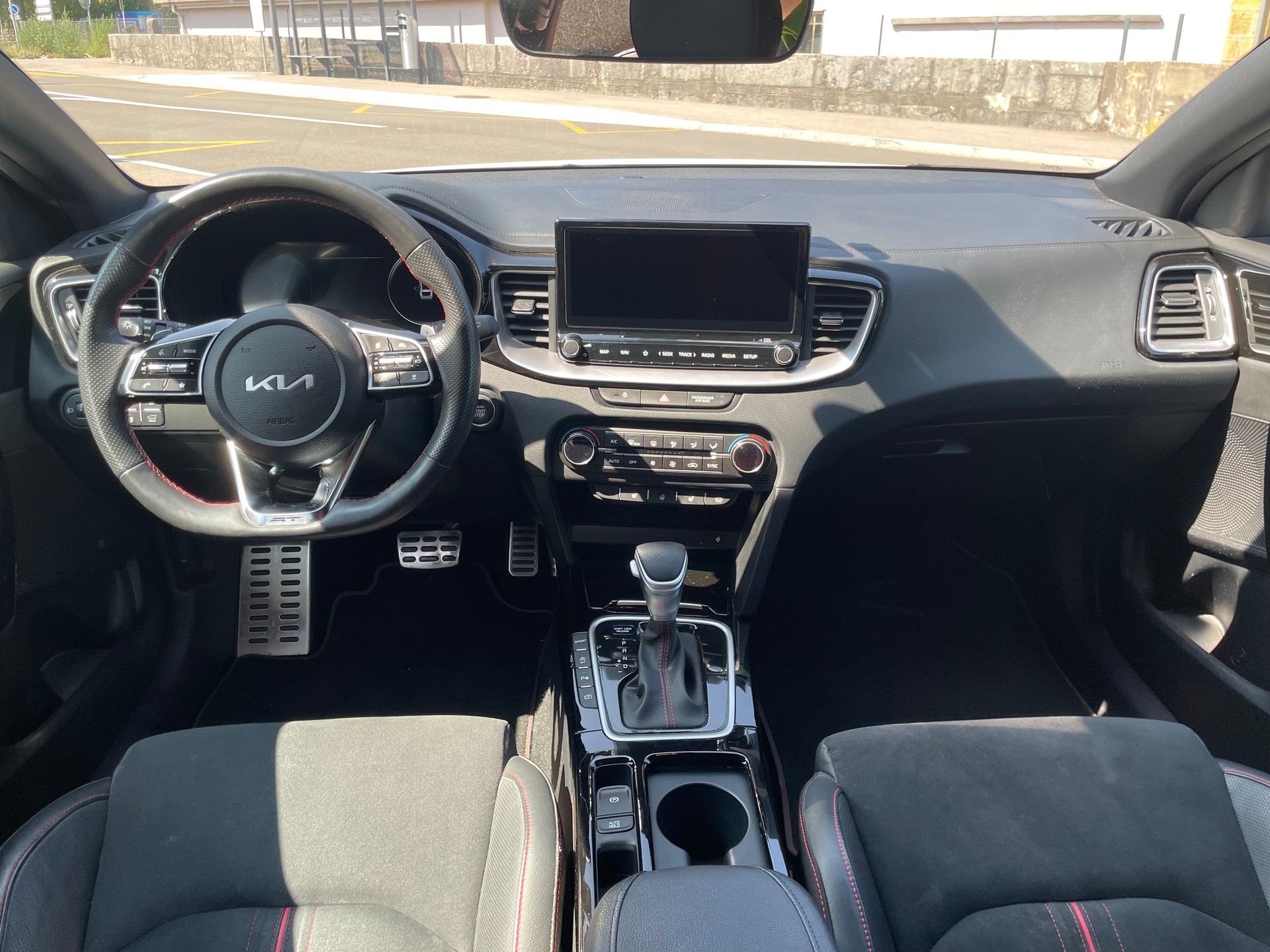 KIA ProCeed 1.6 T-GDi GT DCT-image-8