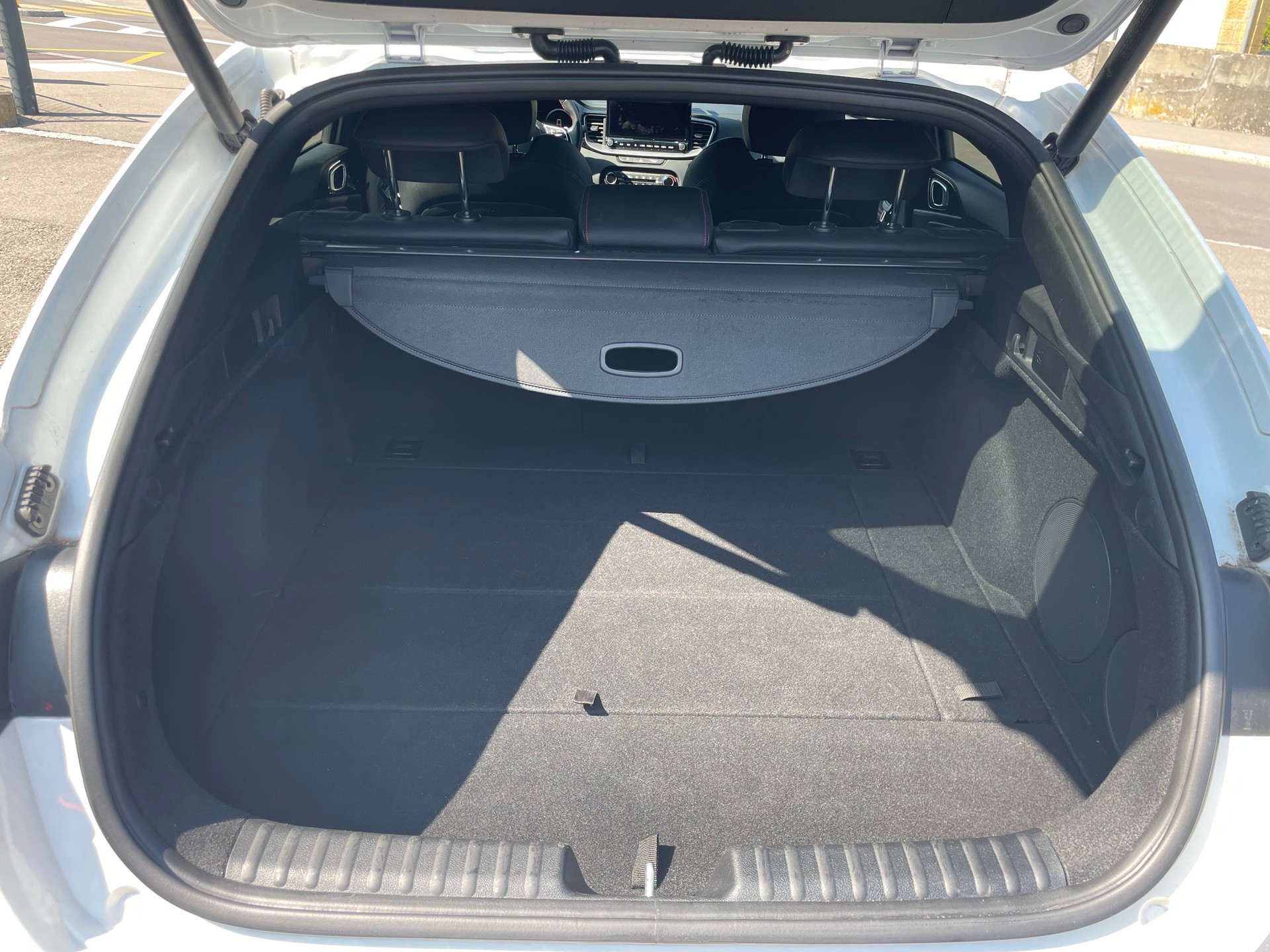 KIA ProCeed 1.6 T-GDi GT DCT-image-12
