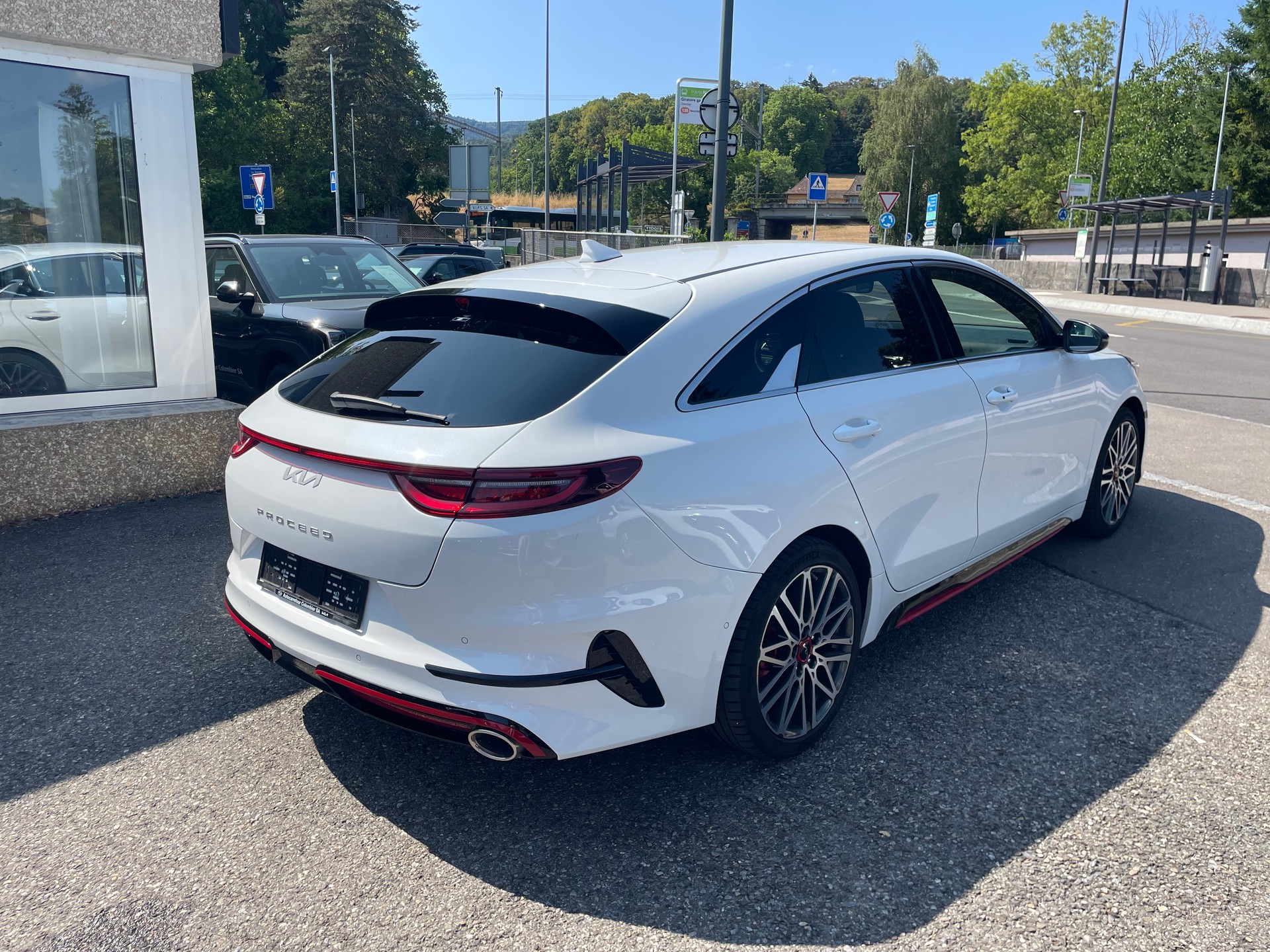 KIA ProCeed 1.6 T-GDi GT DCT-image-2