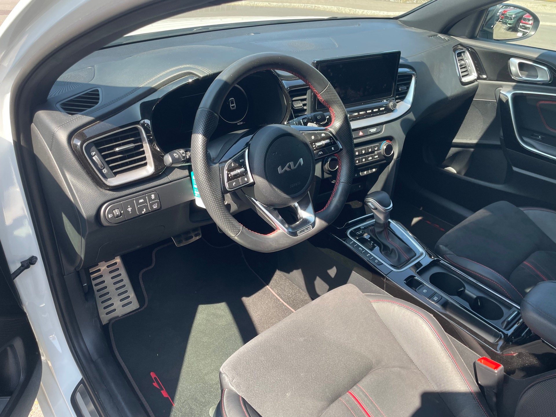 KIA ProCeed 1.6 T-GDi GT DCT-image-9
