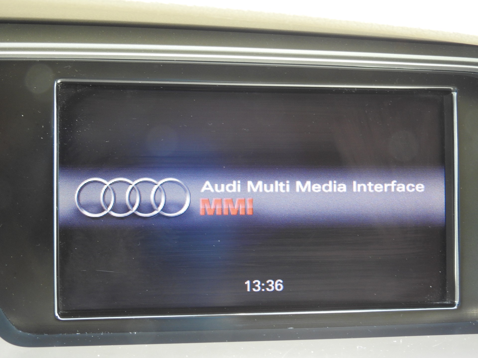 AUDI A4 Avant 2.0 TFSI quattro S-tronic-image-22