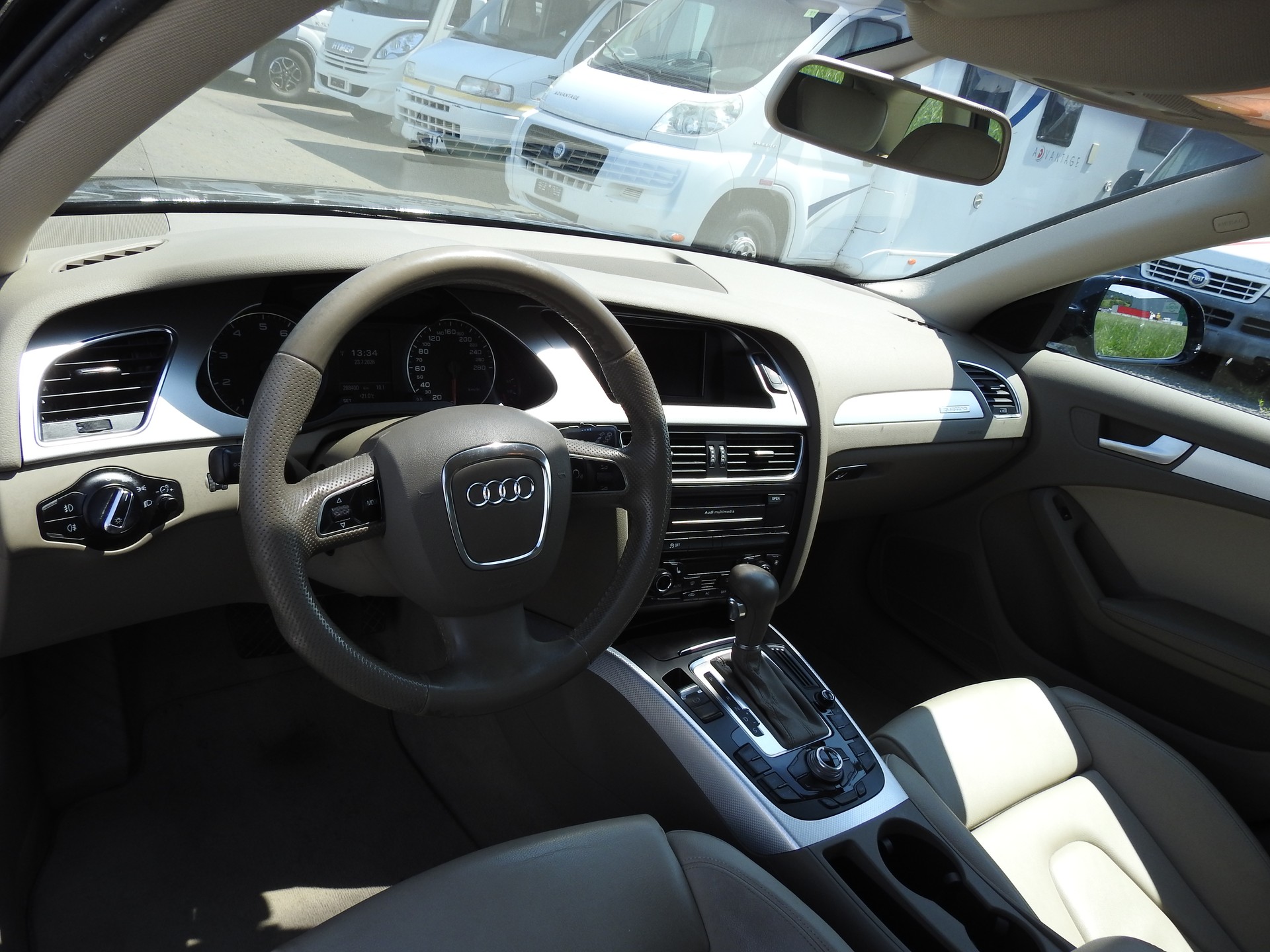 AUDI A4 Avant 2.0 TFSI quattro S-tronic-image-11