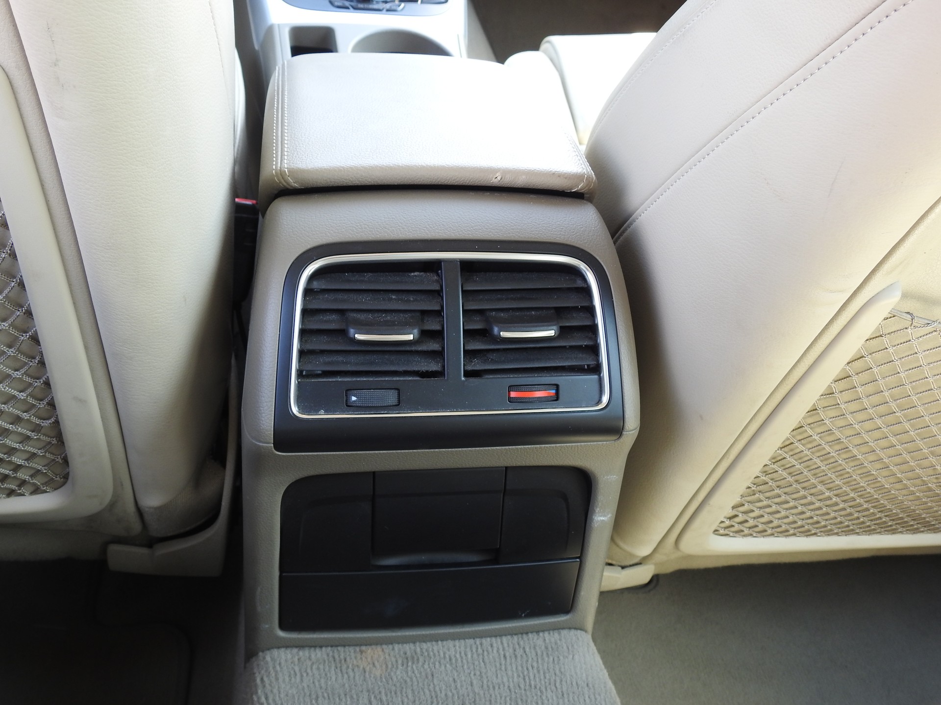 AUDI A4 Avant 2.0 TFSI quattro S-tronic-image-15