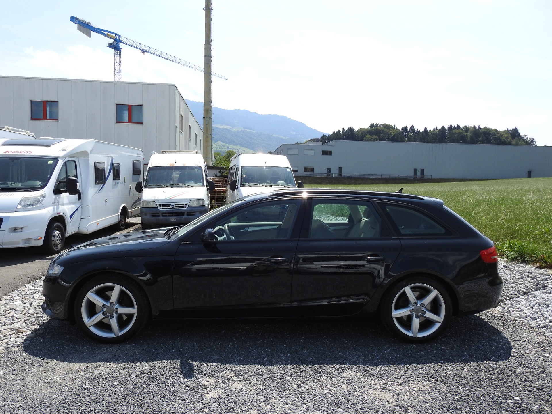 AUDI A4 Avant 2.0 TFSI quattro S-tronic-image-2