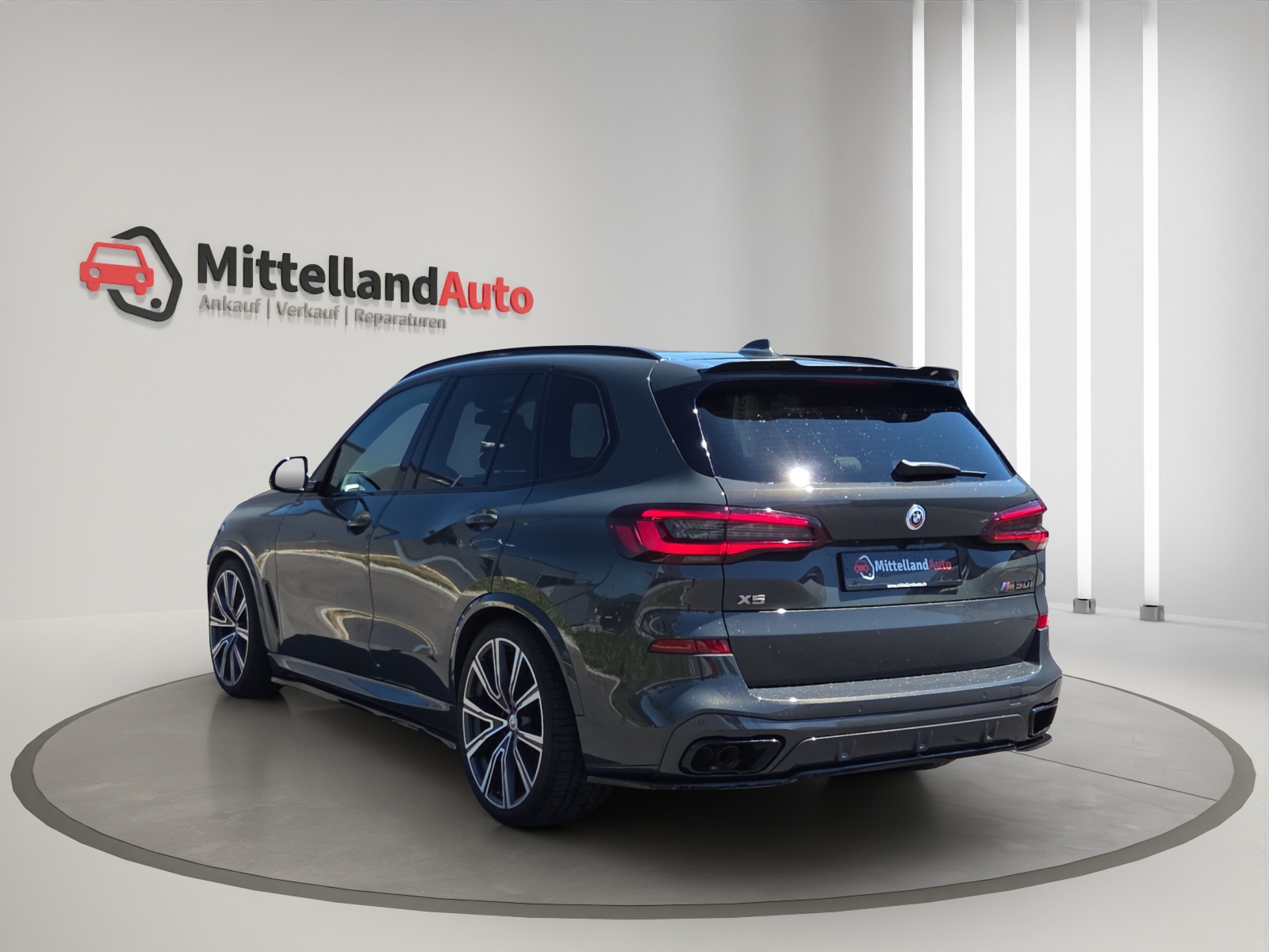 BMW X5 xDrive M50i Steptronic-image-13