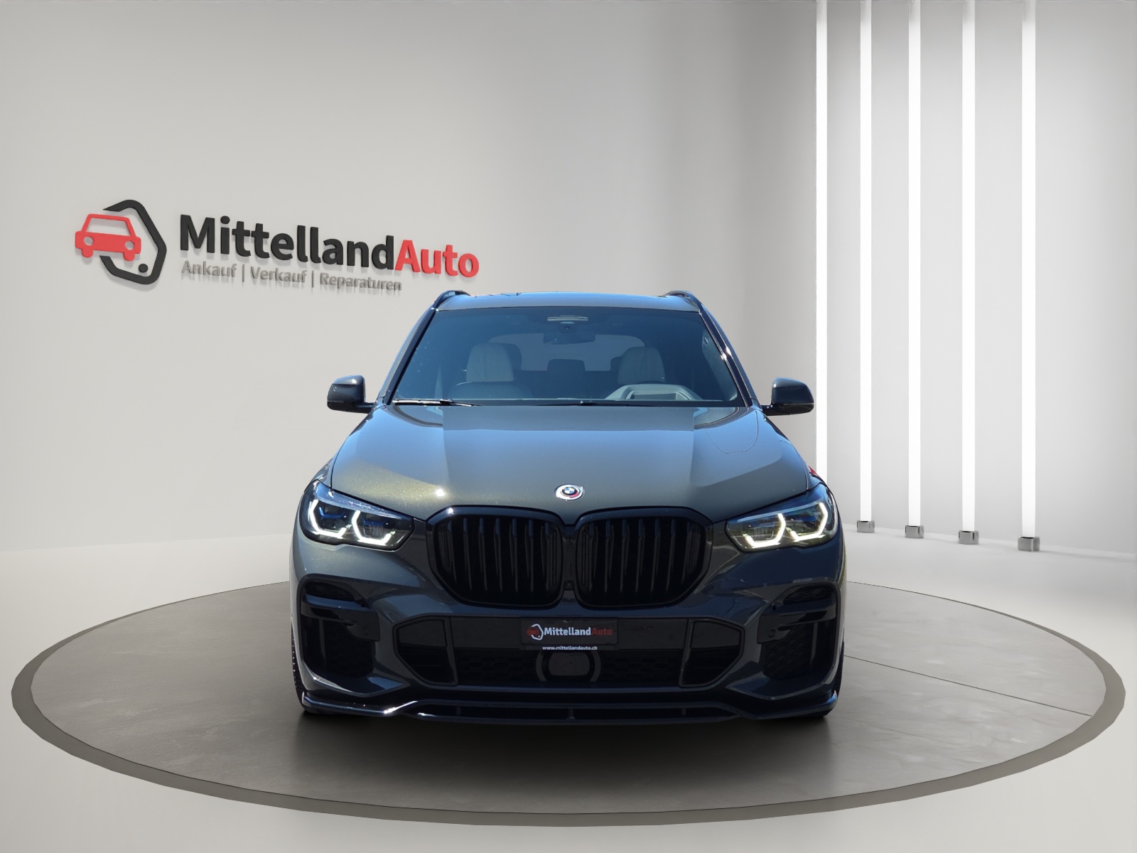 BMW X5 xDrive M50i Steptronic-image-1