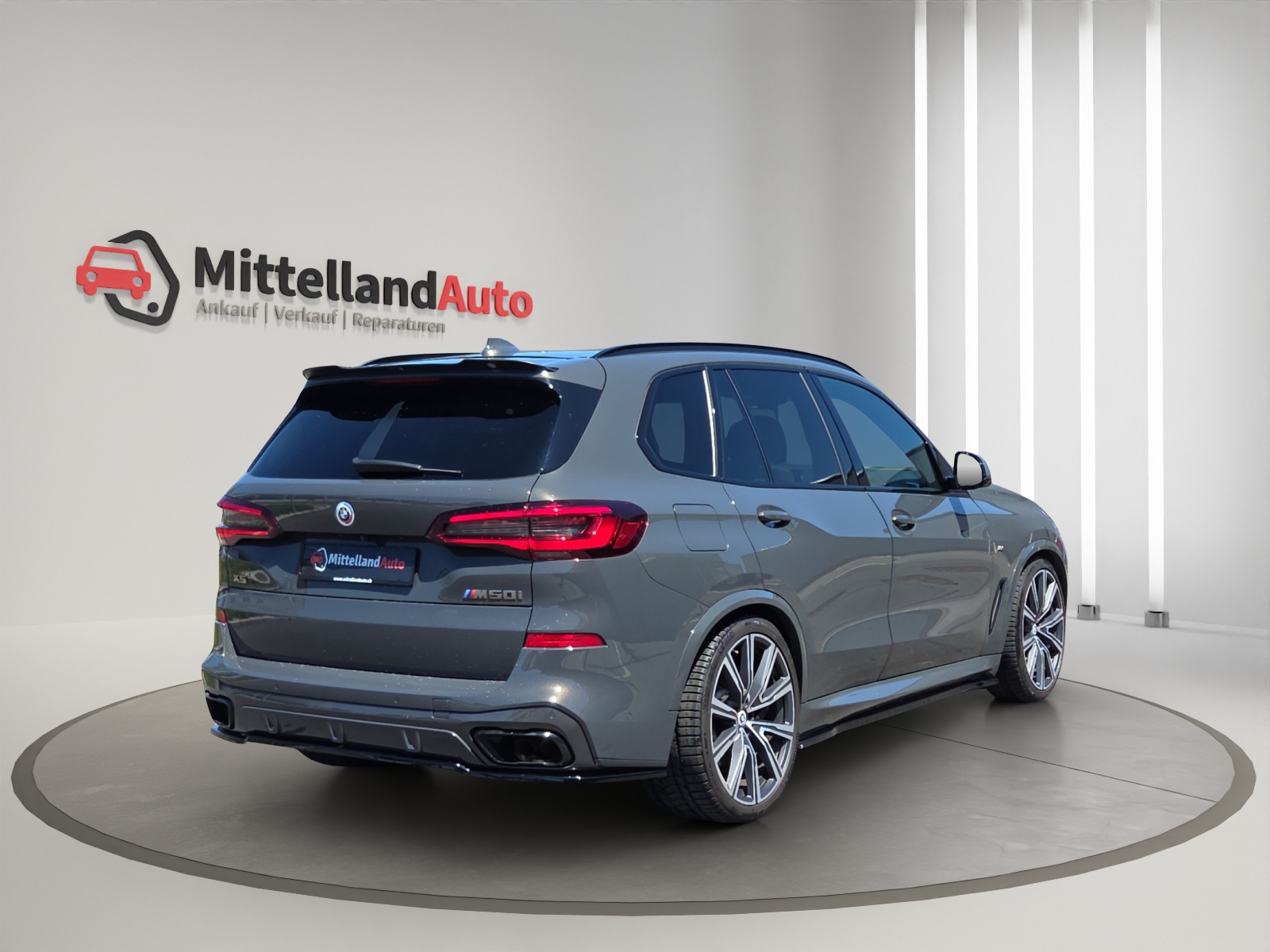 BMW X5 xDrive M50i Steptronic-image-11