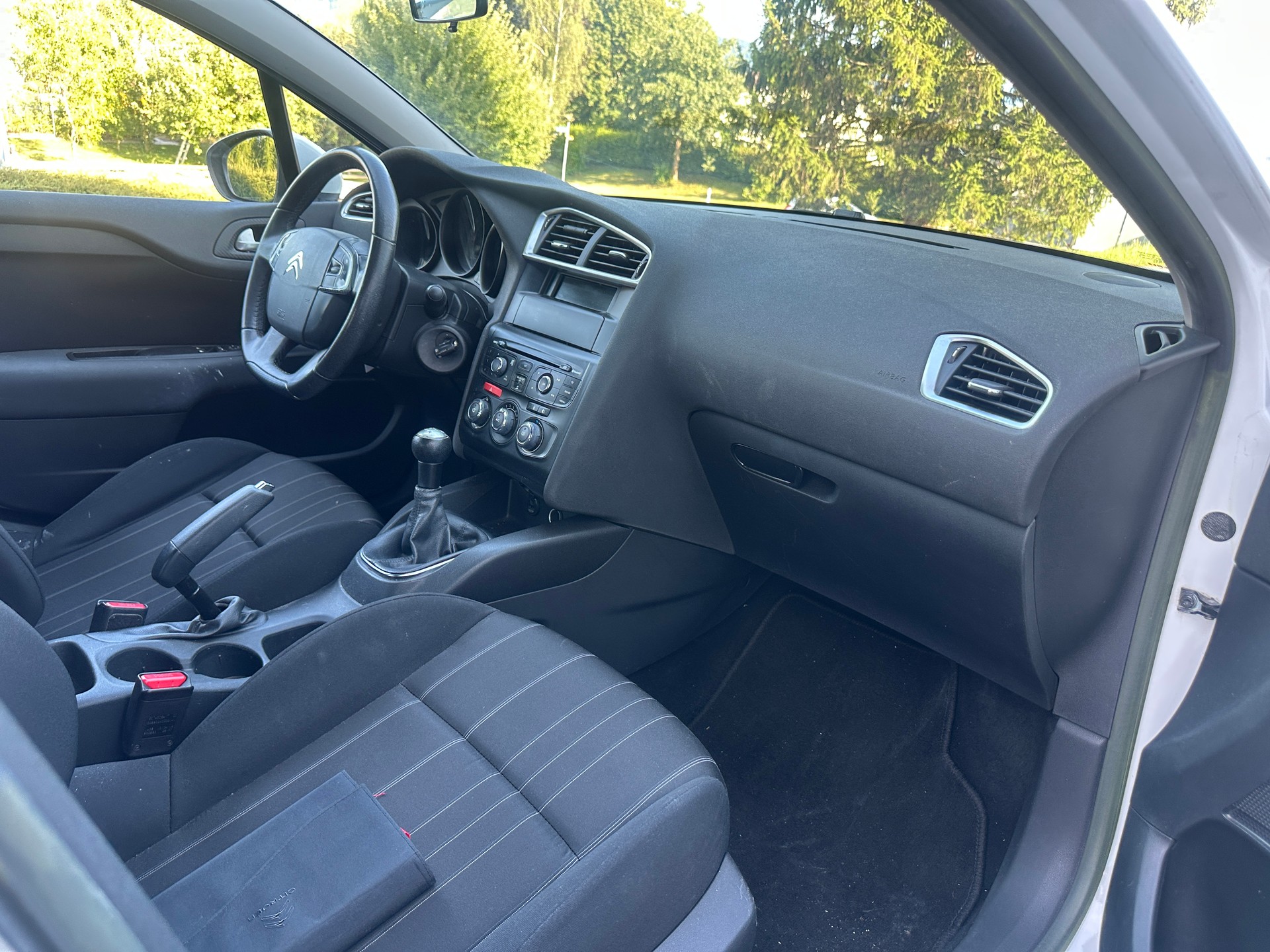 CITROEN C4 Berline 1.4 VTi Attraction-image-4