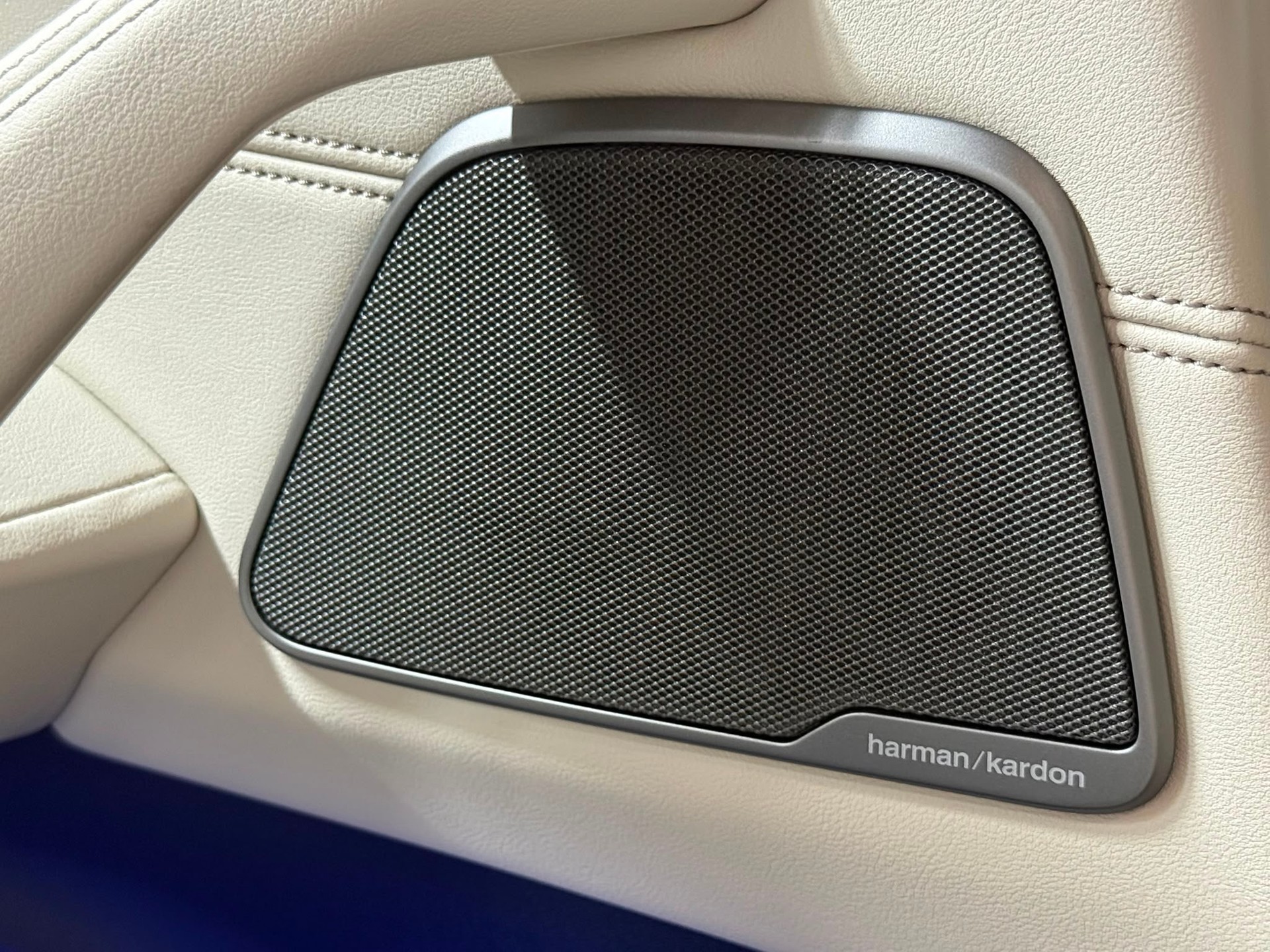 BMW 520d xDrive 48V Steptronic-image-19