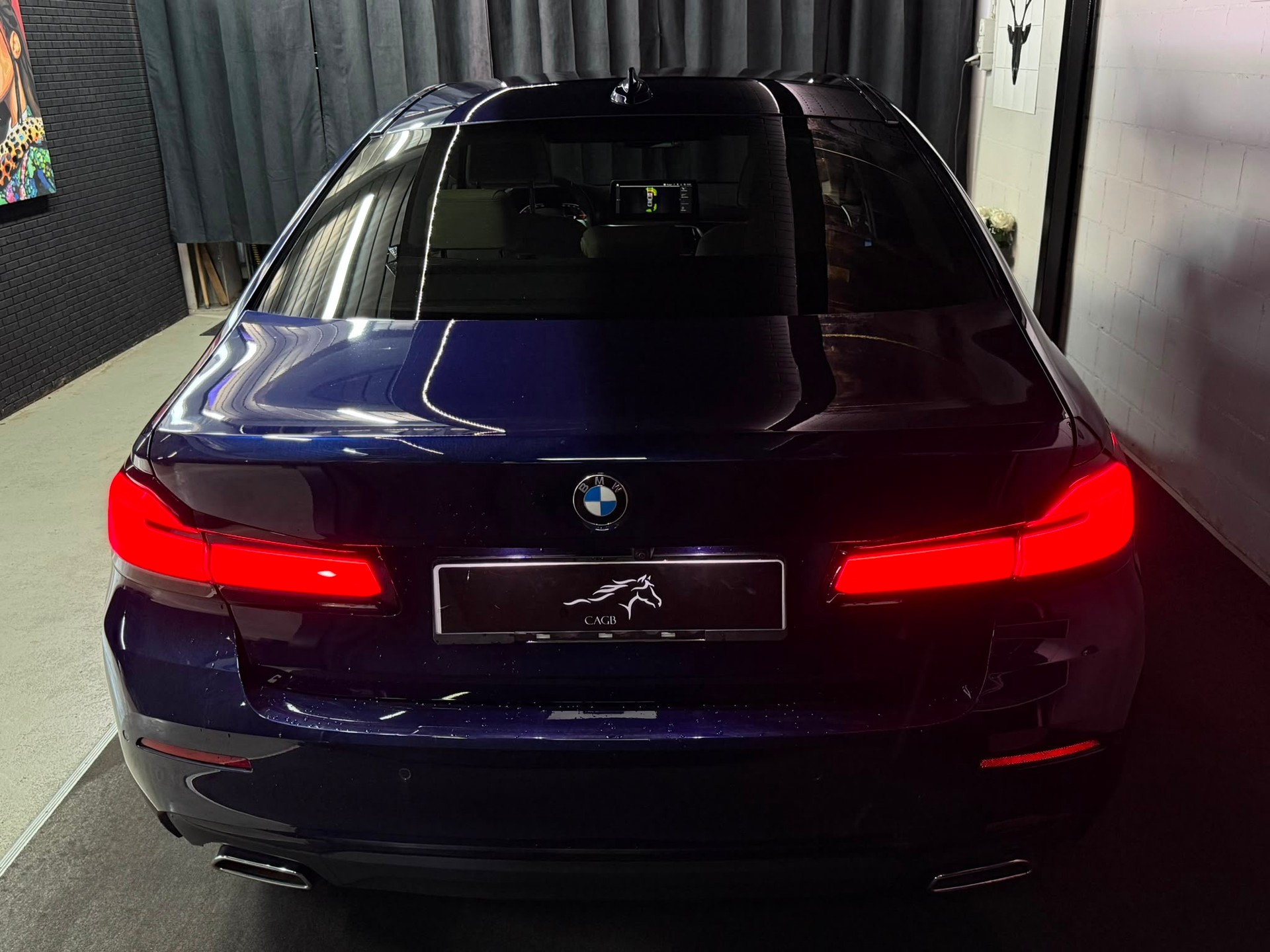 BMW 520d xDrive 48V Steptronic-image-3