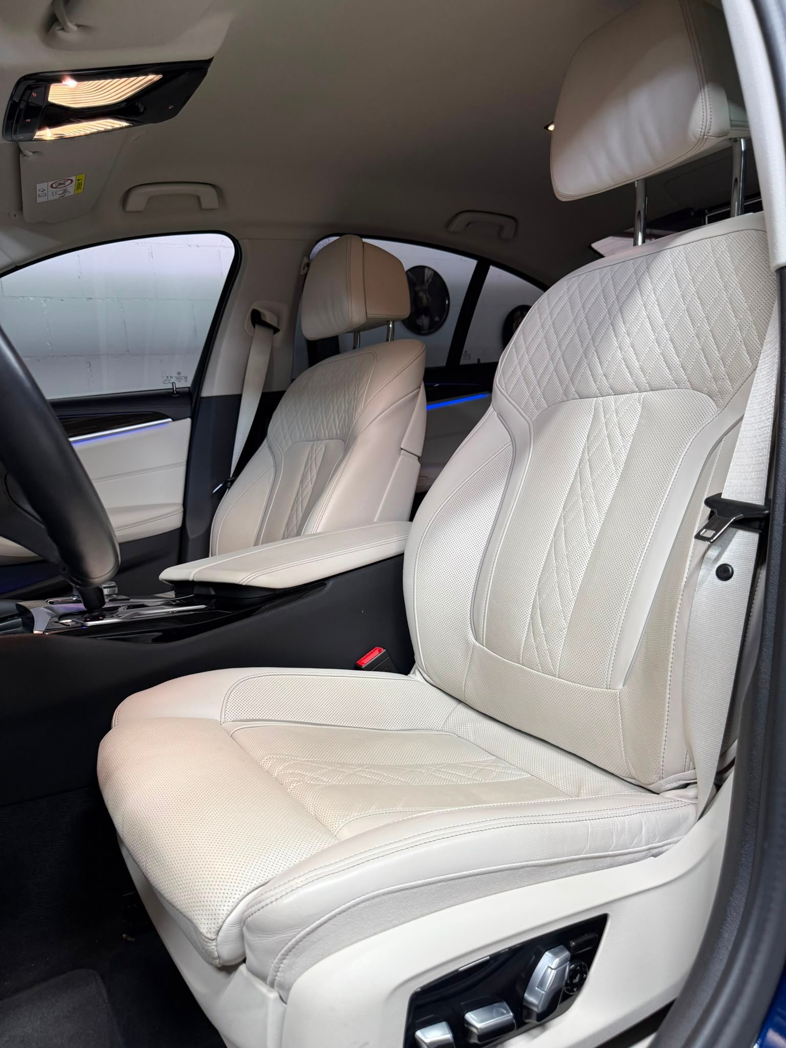 BMW 520d xDrive 48V Steptronic-image-13