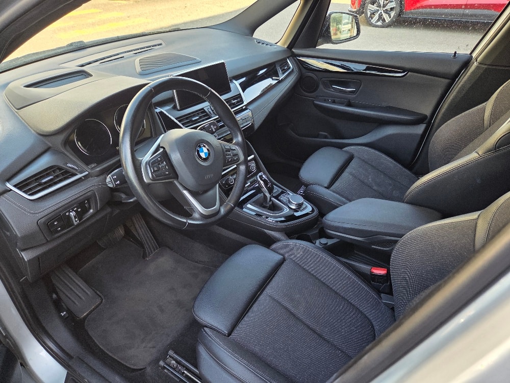 BMW 218i Gran Tourer DKG Sport Line-image-8