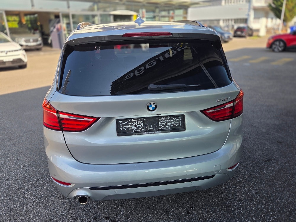 BMW 218i Gran Tourer DKG Sport Line-image-4