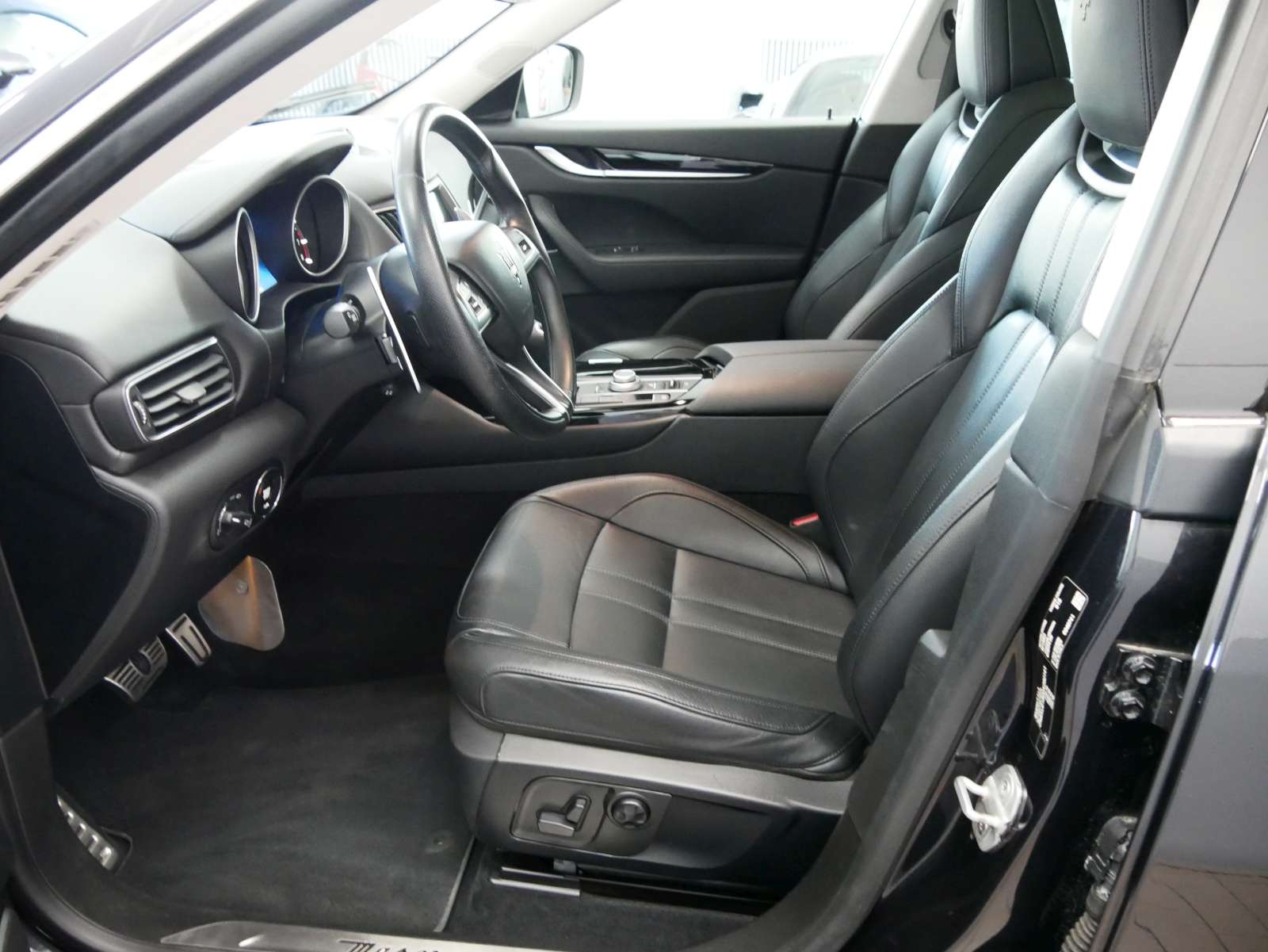 MASERATI Levante 3.0 V6 GranSport Automatica-image-8