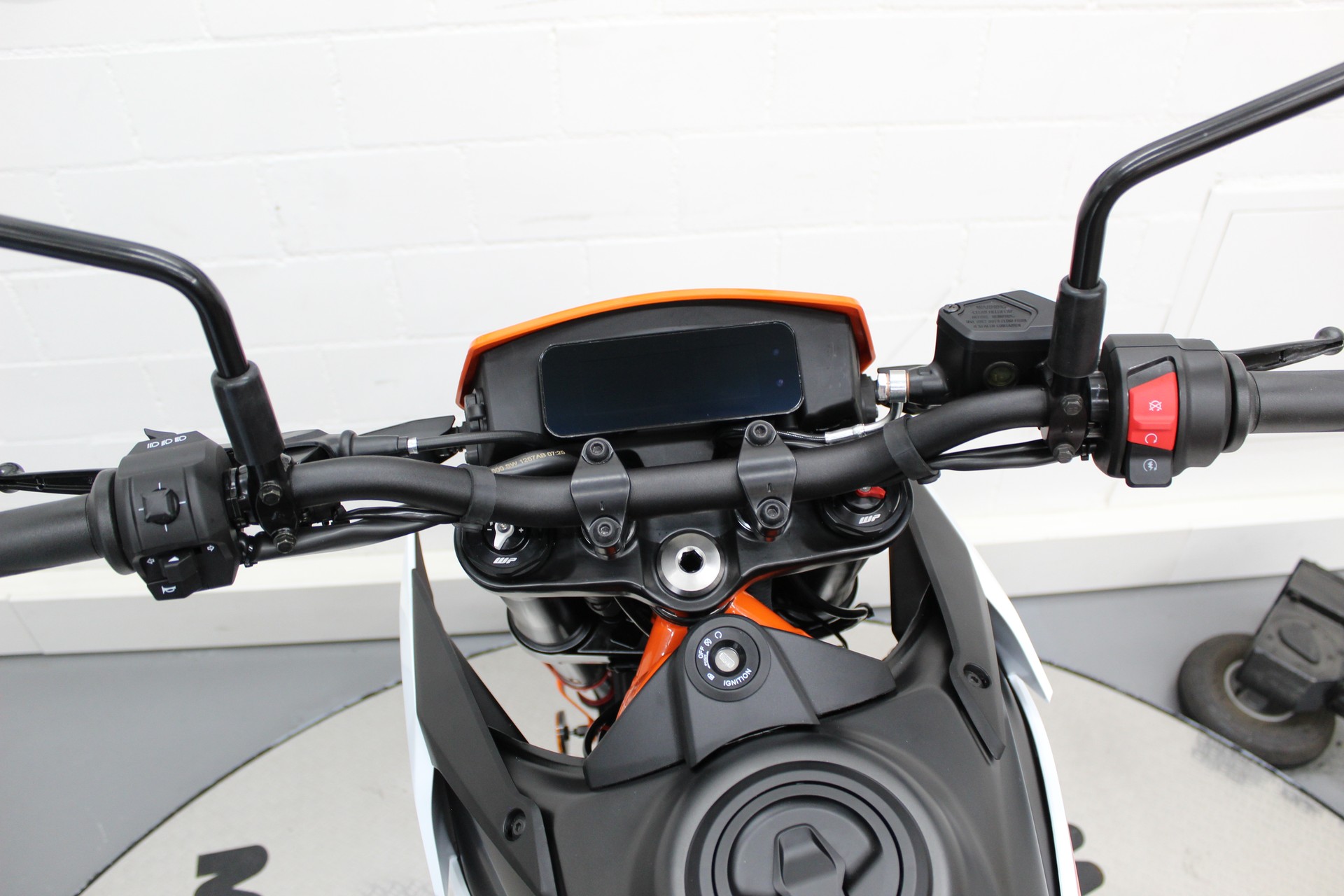 KTM 390 SMC R-image-9