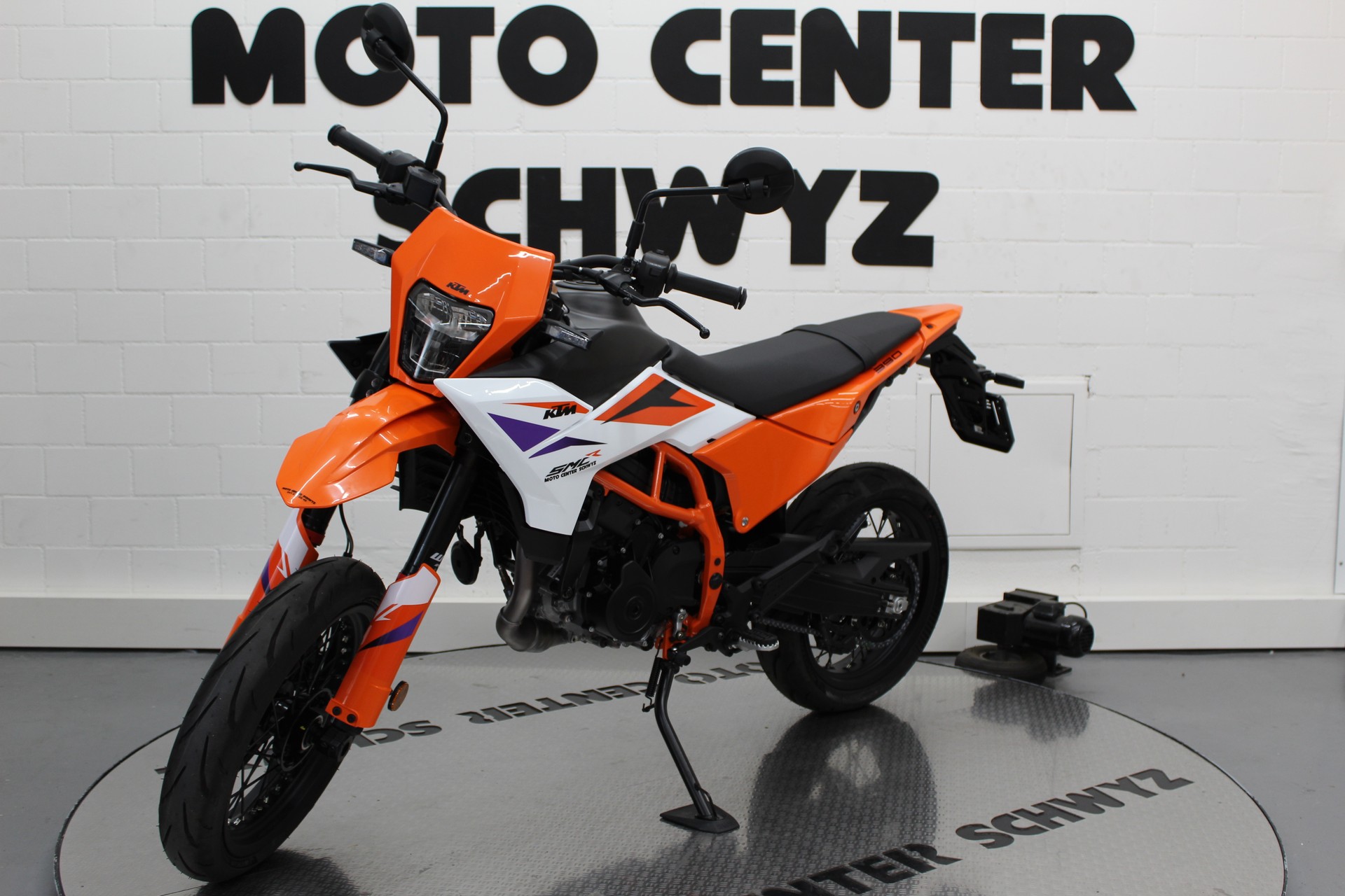 KTM 390 SMC R-image-4