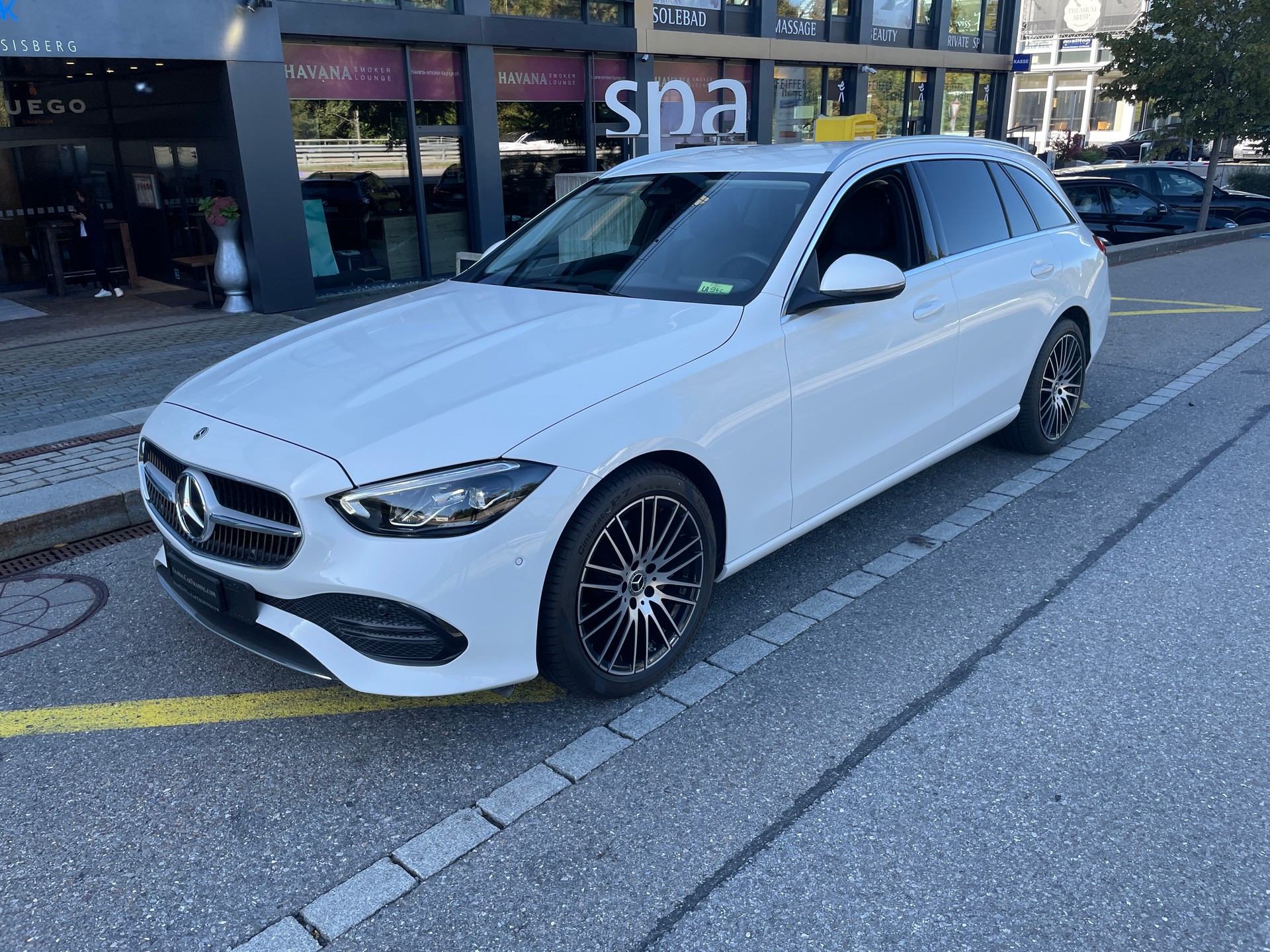 MERCEDES-BENZ C 220 d T Avantgarde-image-0